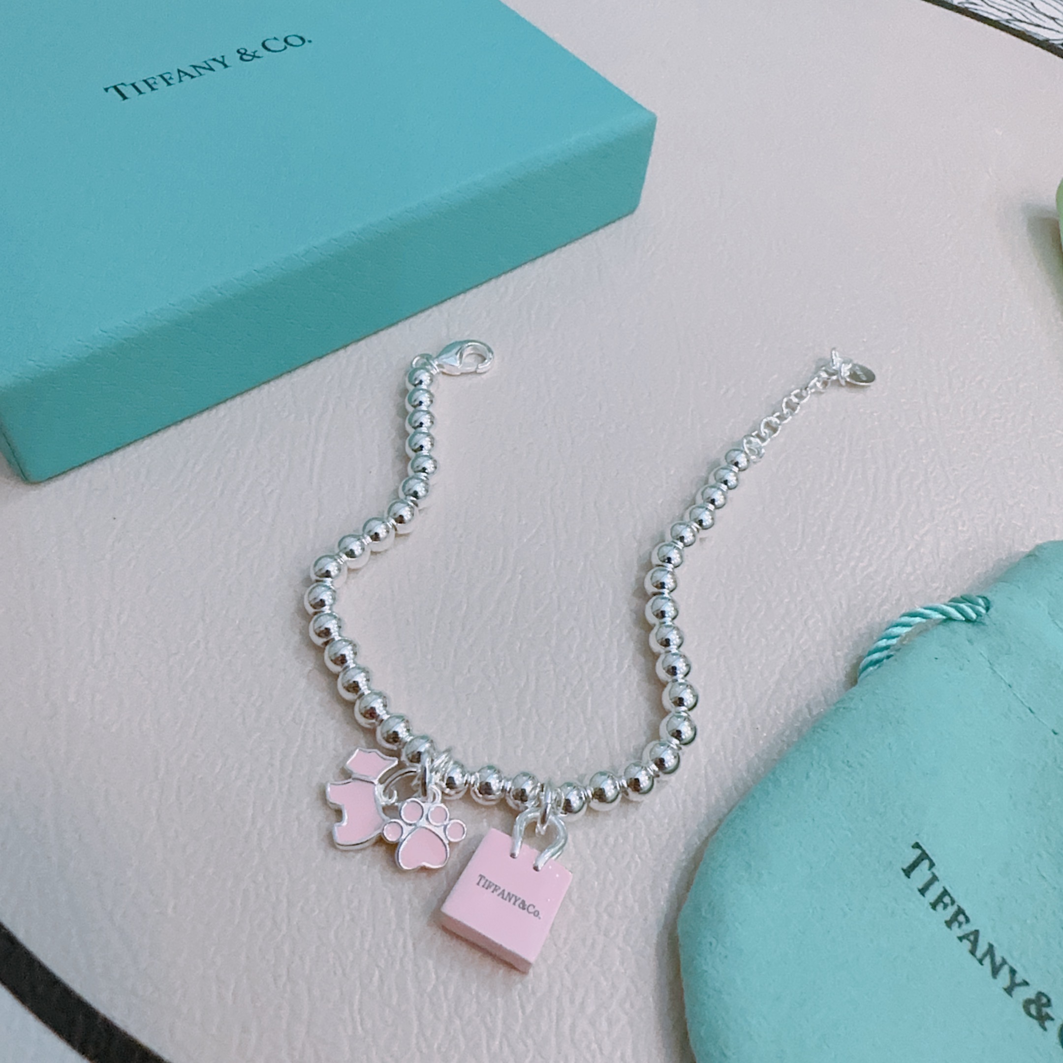 NO:111011,Tiffany bracelet TIFFNY&CO. The counter Seiko silver version has the same style as the stars, retro and old style, original reproduction, purely handmade, authentic model opening trendy and fashion essentials, both men and women can wear it, the same style as the couple, the same style as the rock punk silver style, the trendy and versatile, the same style as the official website, the fine jewelry, tiffany, bracelet19860909蒂芙尼手链 TIFFNY&CO. 专柜精工银版本明星同款 复古做旧风 原版复刻 纯手工打造 ～正品开模潮流时尚必备 男女均可佩戴 情侣款同款 摇滚朋克银风格 潮流百搭 官网同款,饰品精品,tiffany,bracelet,Jewelry