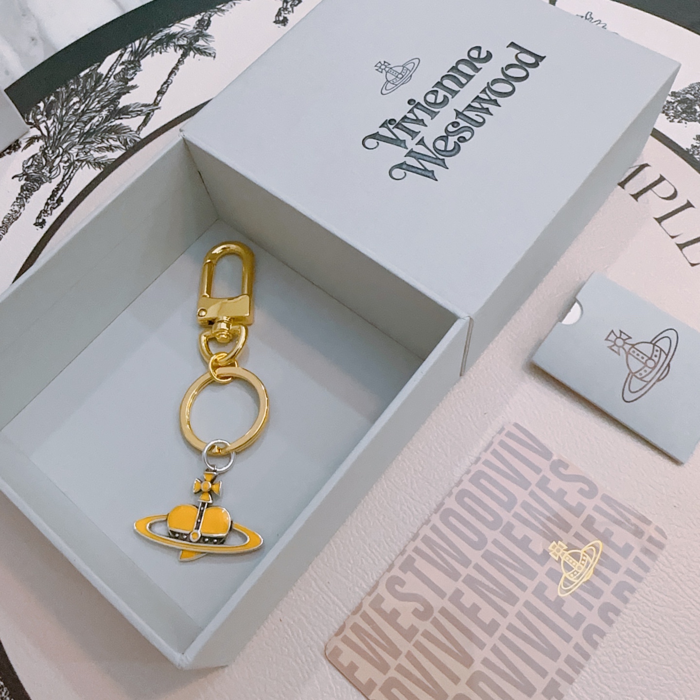 NO:111020,New product releases Queen Mother’s keychain, bag buckle, latest style, bag hanging ornaments, the same style, Anger Forest series, classic co-branded design concept keychain series, details are used to treat the version, non-market bright style, this model has been released, the Queen Mother’s best selling model, very easy to match with trendy backpacks, jewelry boutiques, backpacks, keychain19860909新品发布 西太后钥匙扣 包包扣 最新款包包挂饰档次更高明星同款Anger Forest系列经典款联名设计理念钥匙扣系列 细节对版做旧处理 非市面亮面版型 这款一直在出 西太后里面热卖款 非常好搭配潮流背包,饰品精品,backpacks,keychain,Jewelry