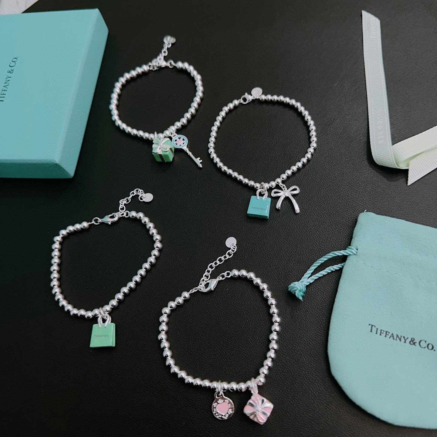 NO:111901,Tiffany TIFFNY&CO. The counter Seiko silver version bracelet has the same style as the stars, retro and old style, original reproduction, purely handmade, authentic model opening trendy and fashion essentials, both men and women can wear, couple style, rock punk silver style, trendy and versatile, same style as the official website (5m adjustable), jewelry boutique, tiffany, bracelet19860909蒂芙尼 TIFFNY&CO. 专柜精工银版本手链明星同款 复古做旧风 原版复刻 纯手工打造 ～正品开模潮流时尚必备 男女均可佩戴 情侣款同款 摇滚朋克银风格 潮流百搭 官网同款（5m 可调节）,饰品精品,tiffany,bracelet,Jewelry