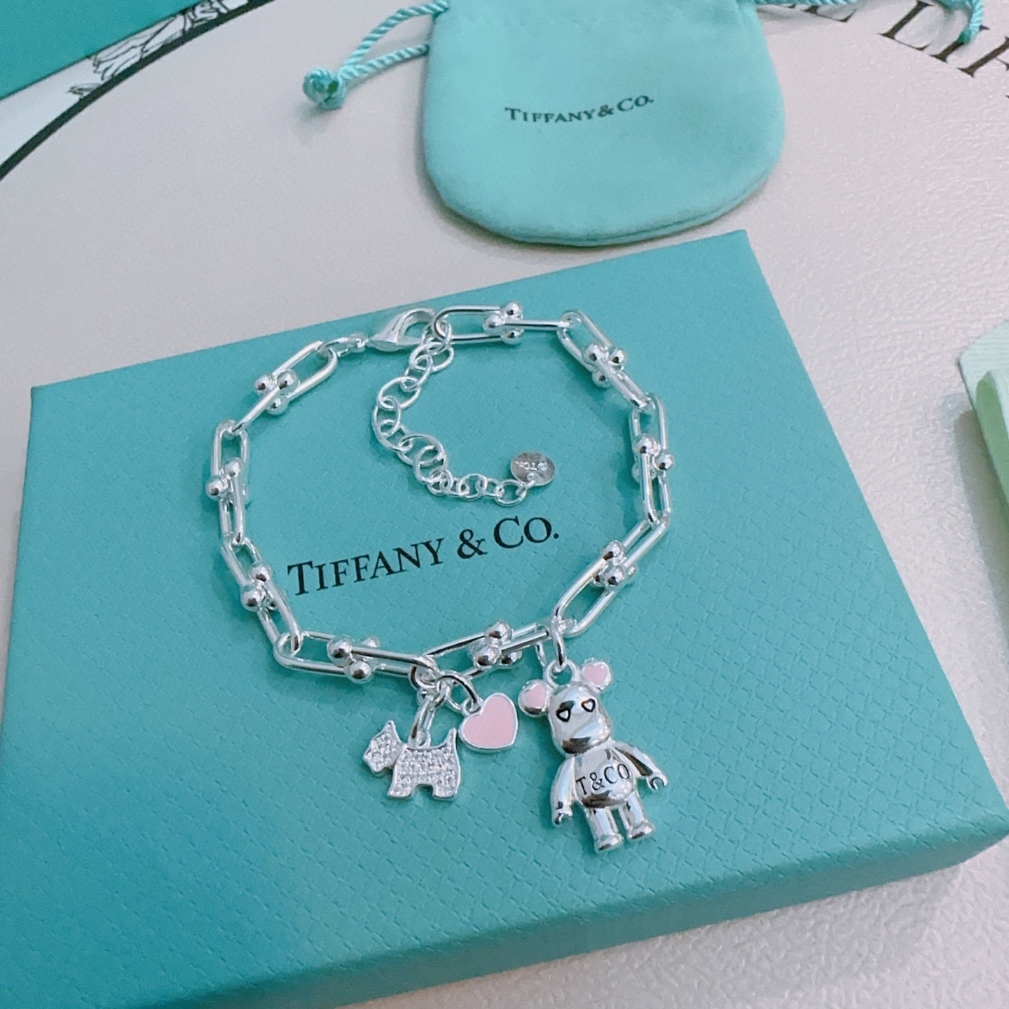 NO:112290,Tiffany bracelet TIFFNY&CO. The counter Seiko silver version has the same style as the stars, retro and old style, original reproduction, purely handmade, authentic model opening trendy and fashion essentials, both men and women can wear it, the same style as the couple, the same style as the rock punk silver style, the trendy and versatile, the same style as the official website, the fine jewelry, tiffany, bracelet19860909蒂芙尼手链 TIFFNY&CO. 专柜精工银版本明星同款 复古做旧风 原版复刻 纯手工打造 ～正品开模潮流时尚必备 男女均可佩戴 情侣款同款 摇滚朋克银风格 潮流百搭 官网同款,饰品精品,tiffany,bracelet,Jewelry