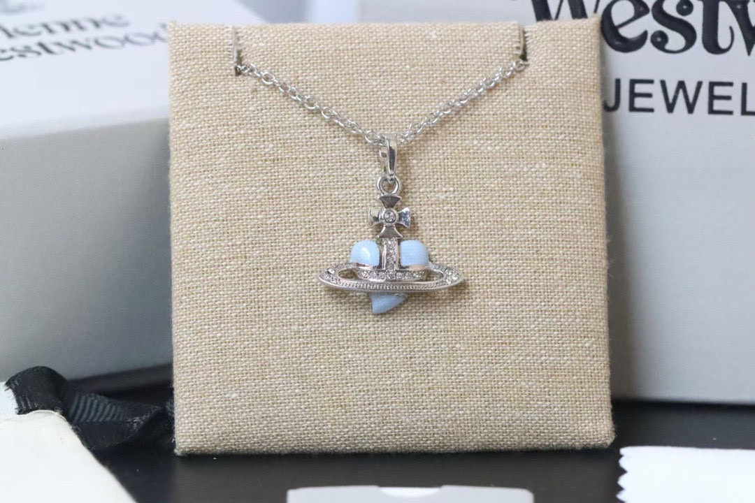 NO:112719,New product (high quality) Queen Mother Citizen Vivienne Blue Enamel Love Saturn Necklace Queen Mother Citizen Star Necklace yyds!  Shixing diamond-set is exquisite and not tacky. Compared with the popular pearl style, this one is more gentle and subtle, restrained and not ostentatious. It is very versatile. It is suitable for both suspenders and loose short-sleeved T-shirts in summer. It is not picky about clothes or people. Because of the existence of diamond-set, bling bling is very flashing in the sun, and it is a very favorite accessories!  High-quality, self-made real photos refer to the following pictures (please don't steal pictures and sell the bad version! Please check the real photos), jewelry quality, tees, t-shirt, necklace19860909新品（ 高品质） 西太后 Vivienne 蓝色搪瓷爱心土星项链 西太后士星项链yyds！ 士星镶钻,精致不俗气,比起大热的珍珠款,这款更加温柔含蓄,内敛而不张扬.很百搭,夏天不论是吊带或是宽松短袖t恤都适合,不挑衣服不挑人. 因为镶钻的存在,阳光下bling bling非常闪,是很喜欢的配饰啦！ 高品质、自家实拍参考如下图（请不要盗图卖差版！认准图片实拍）,饰品精品,tees，t-shirt,necklace,Jewelry