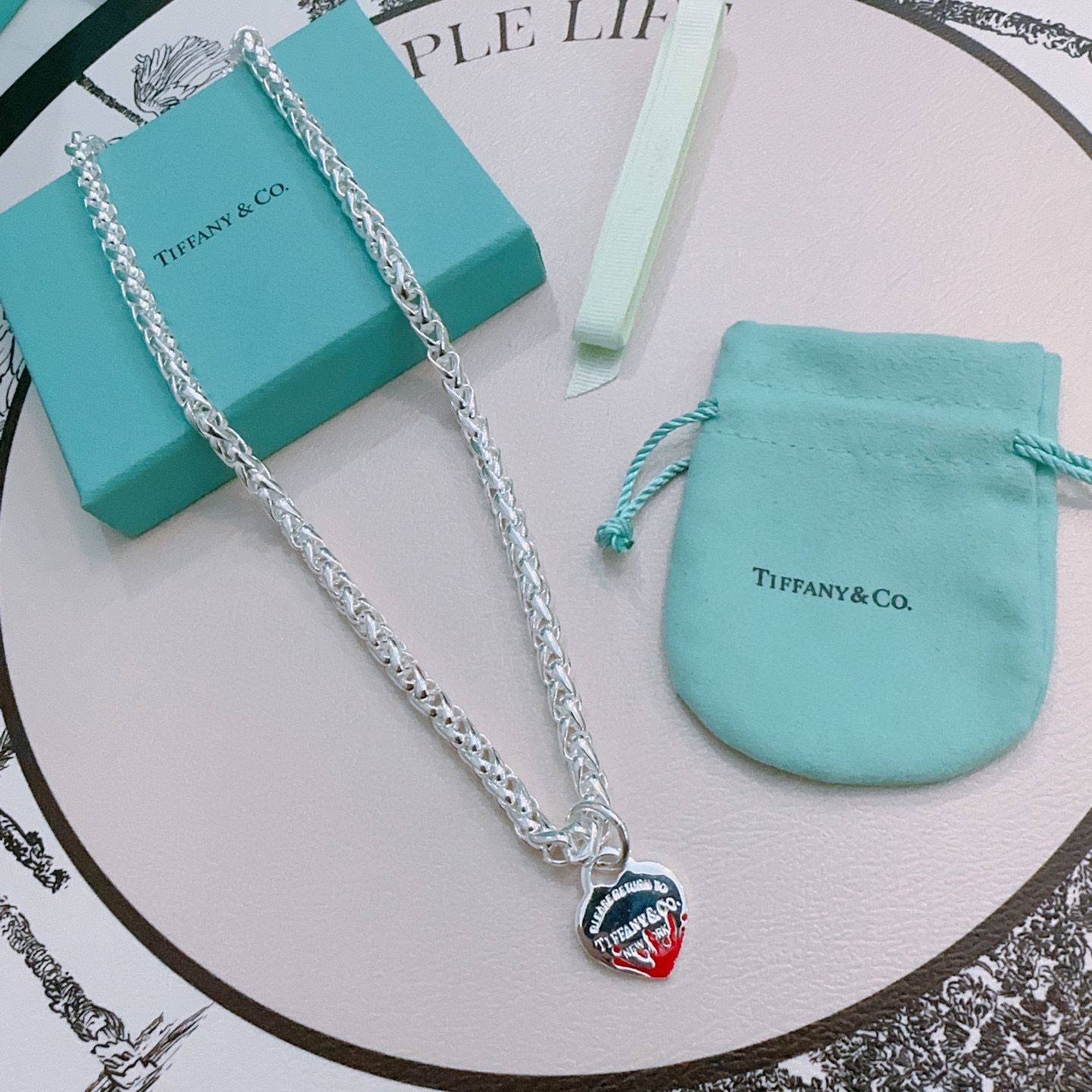 NO:112995,Tiffany Necklace TIFFNY&CO. The counter Seiko Silver version has the same style, retro and old style, original reproduction, purely handmade, authentic model opening, fashion essentials, both men and women can wear, couple style, rock punk silver style, trendy and versatile, same style on the official website, fine jewelry, tiffany, necklace19860909蒂芙尼项链TIFFNY&CO. 专柜精工银版本明星同款 复古做旧风 原版复刻 纯手工打造 ～正品开模潮流时尚必备 男女均可佩戴 情侣款同款 摇滚朋克银风格 潮流百搭 官网同款,饰品精品,tiffany,necklace,Jewelry