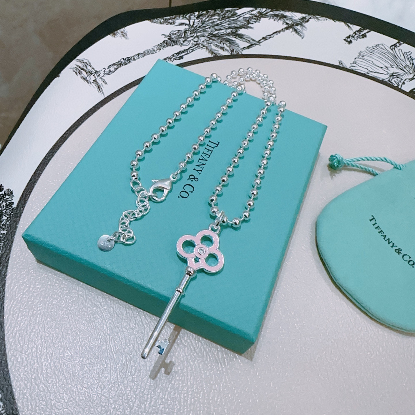 NO:113533,Genuine new Tiffany necklace TIFFNY&CO. Counter Seiko Silver Version The same style as the stars Retro and old style Original replica Pure handmade authentic fashion essential for opening molds and fashion, both men and women can wear it, couples style same style, Rock and roll punk silver style, trendy and versatile, the same style on the official website (60cm), jewelry fine, tiffany, necklace19860909正品新款蒂芙尼项链 TIFFNY&CO. 专柜精工银版本 明星同款 复古做旧风 原版复刻 纯手工打造 正品开模潮流时尚必备 男女均可佩戴 情侣款同款 摇滚朋克银风格 潮流百搭 官网同款（60cm）,饰品精品,tiffany,necklace,Jewelry