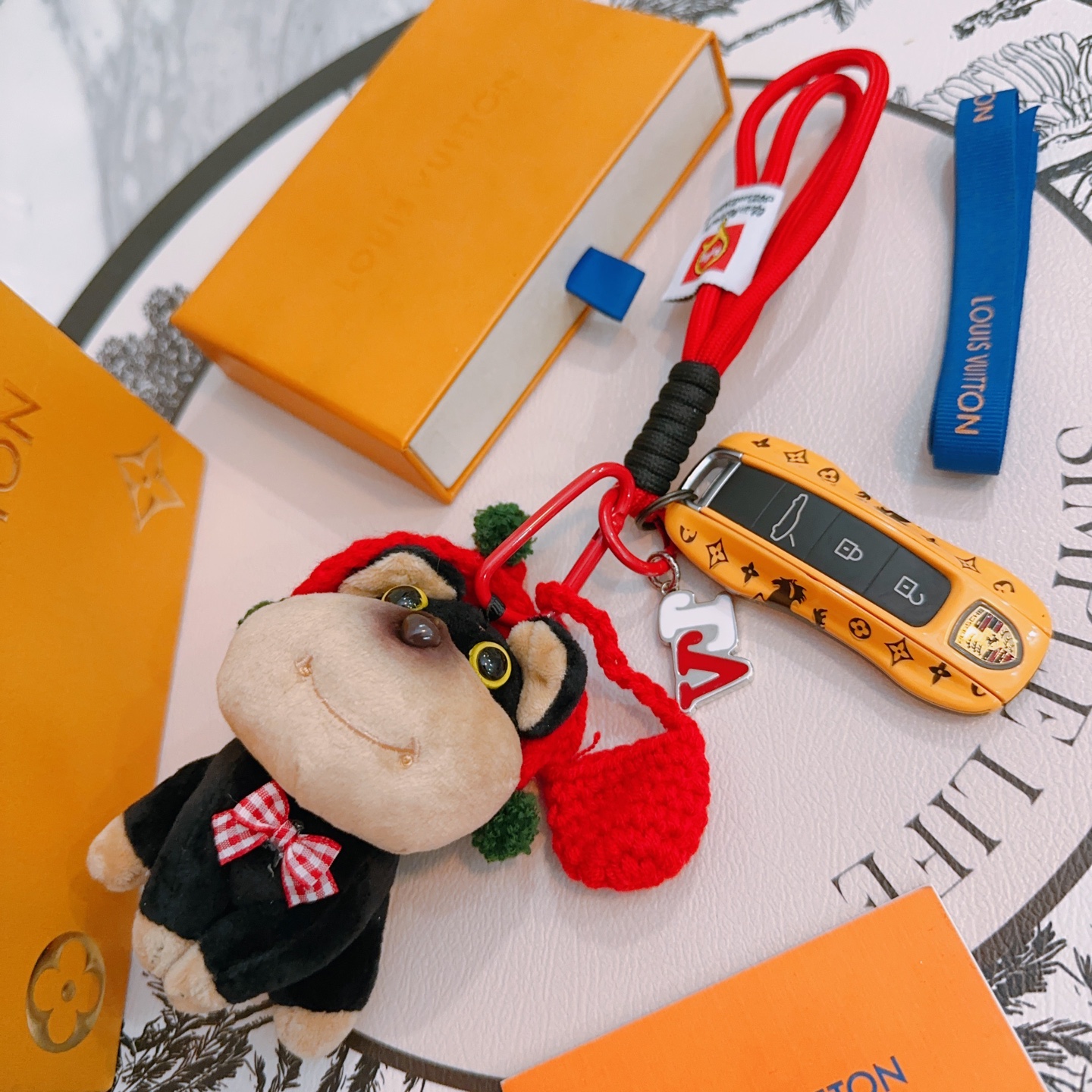 NO:114615,New products released LV keychain lv bag buckle, the latest bag hanging ornament is higher grade, the same Anger Forest series classic co-branded design concept keychain series, details are used to treat the version, non-market bright style, this model has been selling hot products in lv, very easy to match with trendy backpacks, jewelry boutique, louis vuitton, backpacks, keychain19860909新品发布LV钥匙扣 lv包包扣 最新款包包挂饰档次更高明星同款Anger Forest系列经典款联名设计理念钥匙扣系列 细节对版做旧处理 非市面亮面版型 这款一直在出 lv里面热卖款 非常好搭配潮流背包,饰品精品,louis vuitton,backpacks,keychain,Jewelry