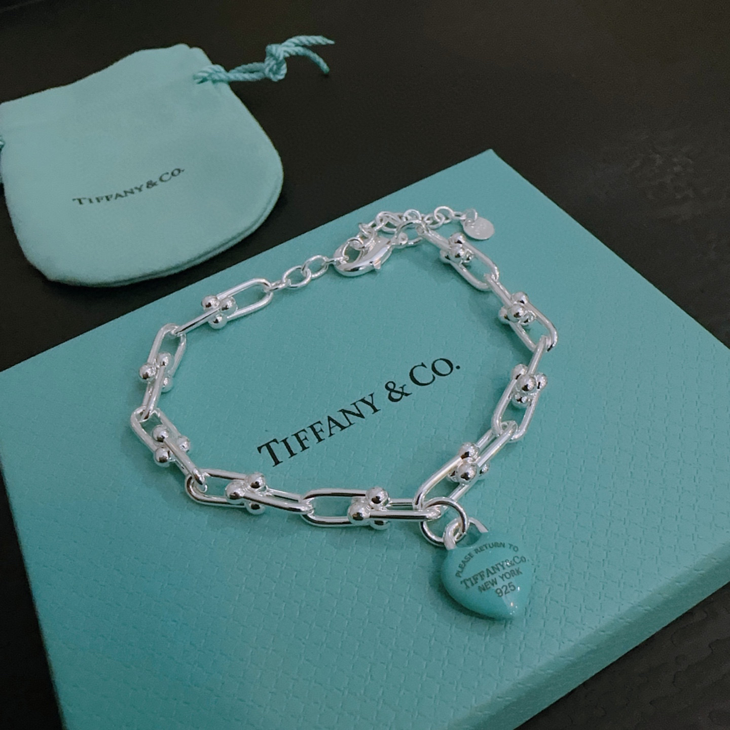 NO:114620,Genuine new Tiffany bracelet TIFFNY&CO. The counter Seiko silver version has the same style as the stars, retro and old style, original reproduction, pure handmade fashion essentials, both men and women can wear it, the same style as the couple, the same style as the rock punk silver style, the trendy and versatile, the same style as the official website, the best jewelry, tiffany, bracelet19860909正品新款蒂芙尼手链 TIFFNY&CO. 专柜精工银版本明星同款 复古做旧风 原版复刻 纯手工打造潮流时尚必备 男女均可佩戴 情侣款同款 摇滚朋克银风格 潮流百搭 官网同款,饰品精品,tiffany,bracelet,Jewelry