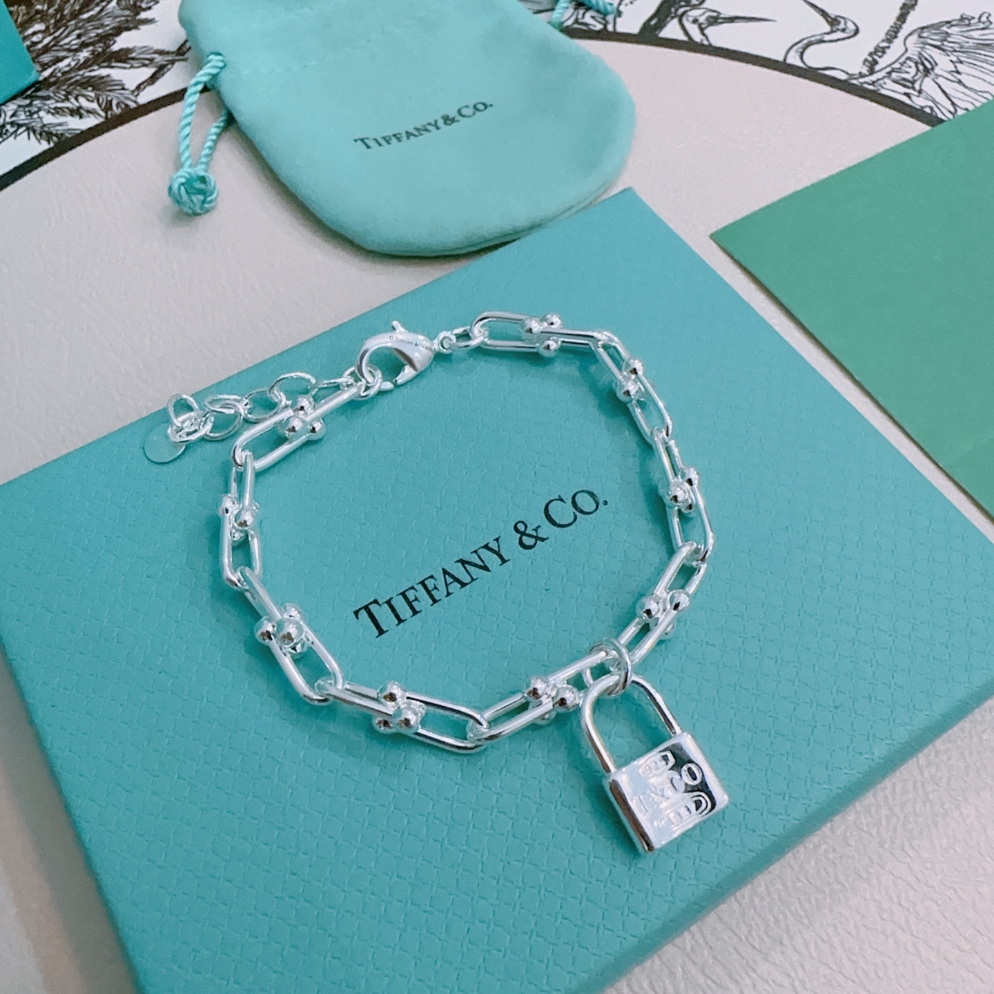 NO:115062,Tiffany TIFFNY&CO. The counter Seiko silver version bracelet has the same style as the stars, retro and old style, original reproduction, purely handmade, authentic model opening trendy and fashion essentials, both men and women can wear, couple style, rock punk silver style, trendy and versatile, same style as the official website (adjustable length), fine jewelry, tiffany, bracelet19860909蒂芙尼 TIFFNY&CO. 专柜精工银版本手链明星同款 复古做旧风 原版复刻 纯手工打造 ～正品开模潮流时尚必备 男女均可佩戴 情侣款同款 摇滚朋克银风格 潮流百搭 官网同款（长度可调节）,饰品精品,tiffany,bracelet,Jewelry