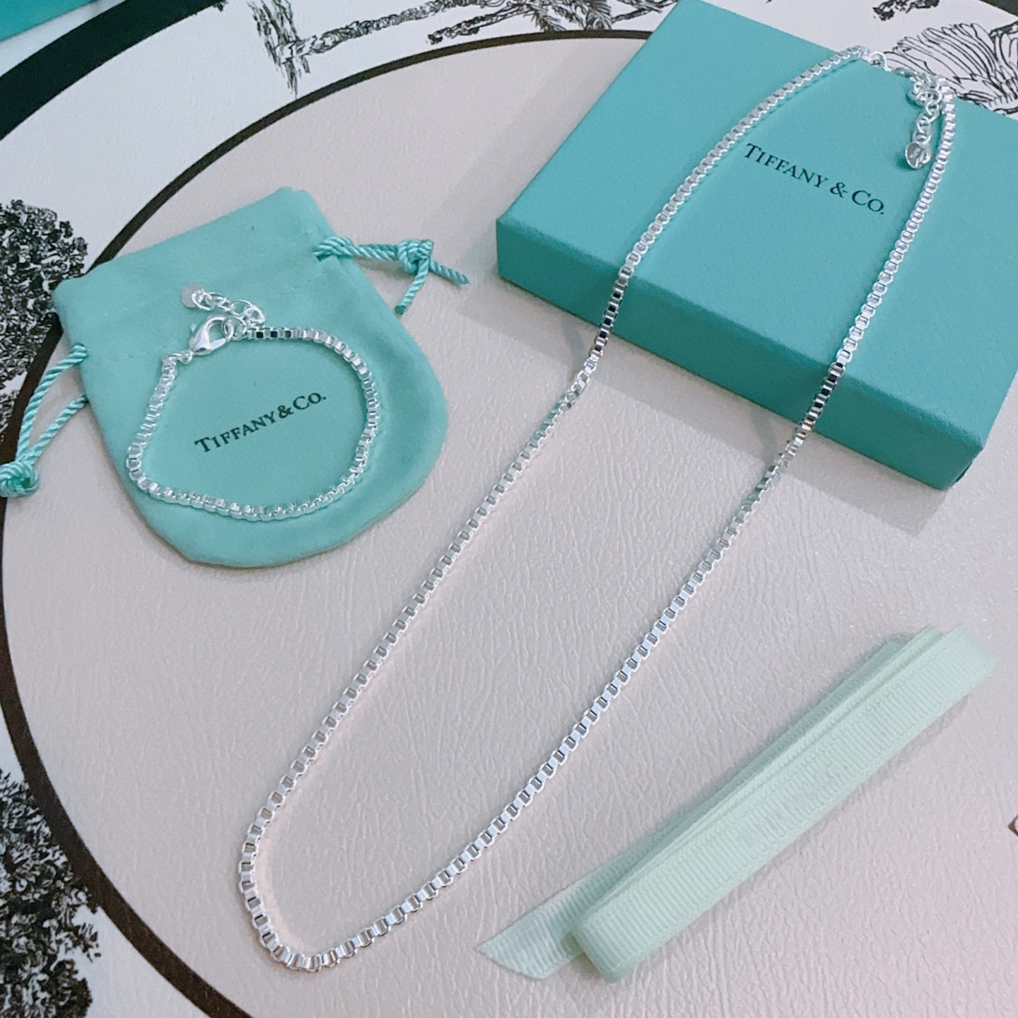 Tiffany Collier classique croisé bicolore plaqué or épais, élégant et doux, luxueux et raffiné - qualité supérieure