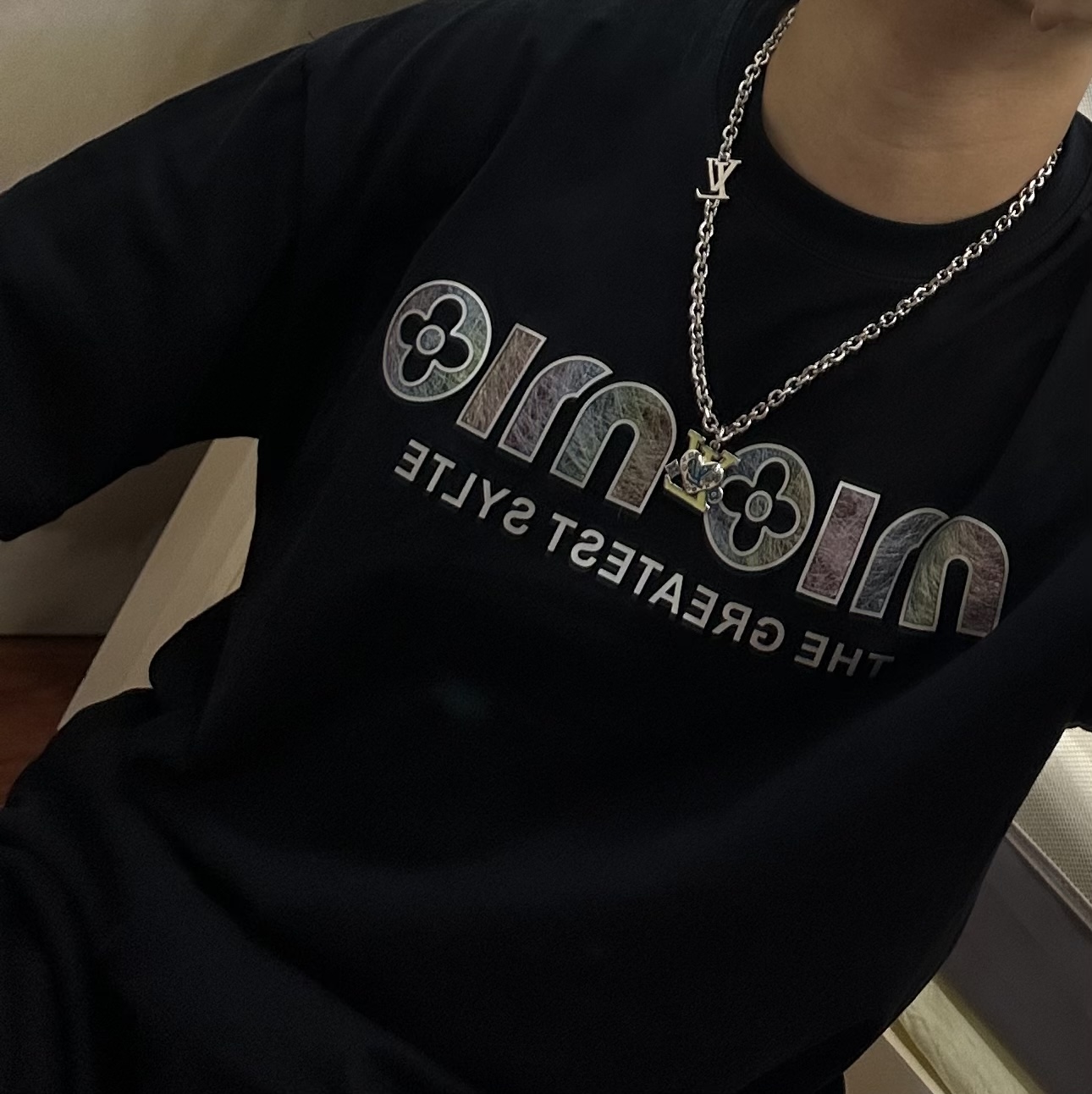     LV路易威登项链🇷🇼原单货🇷🇼专柜新款开模复古潮流时尚必备 男女均可佩戴 情侣款同款 摇滚朋克泰