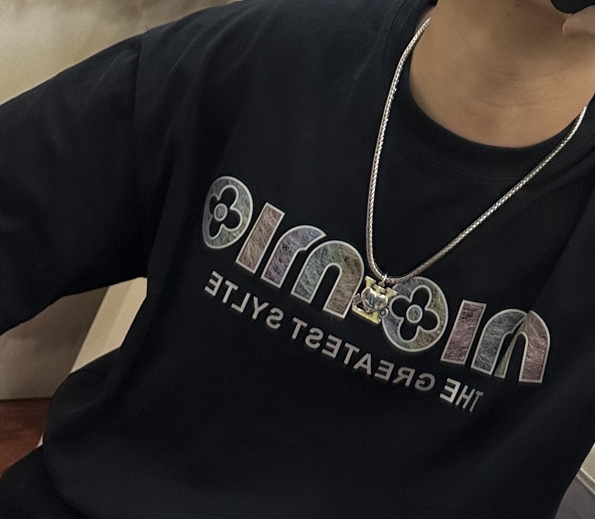     LV路易威登项链🇷🇼原单货🇷🇼专柜新款开模复古潮流时尚必备 男女均可佩戴 情侣款同款 摇滚朋克泰