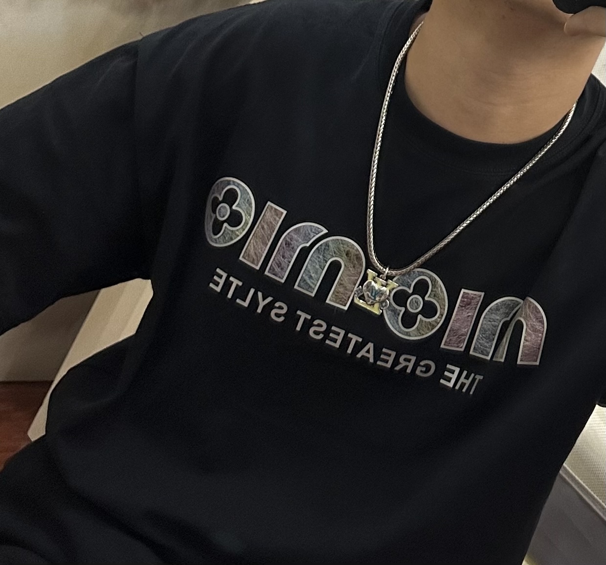     LV路易威登项链🇷🇼原单货🇷🇼专柜新款开模复古潮流时尚必备 男女均可佩戴 情侣款同款 摇滚朋克泰
