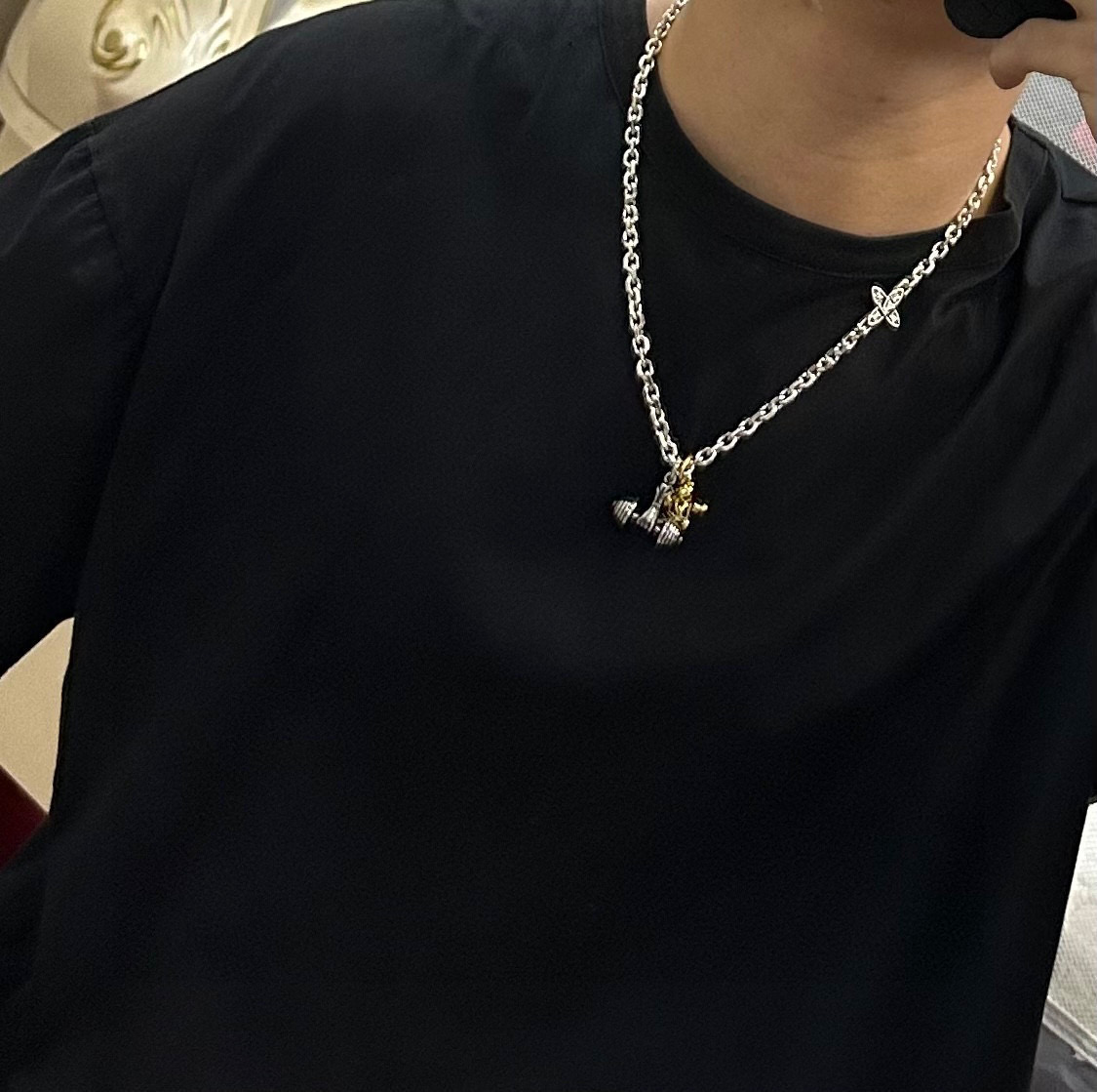     路易威登 LV项链🇷🇼原单货🇷🇼专柜新款开模复古潮流时尚必备 男女均可佩戴 情侣款同款 摇滚朋克