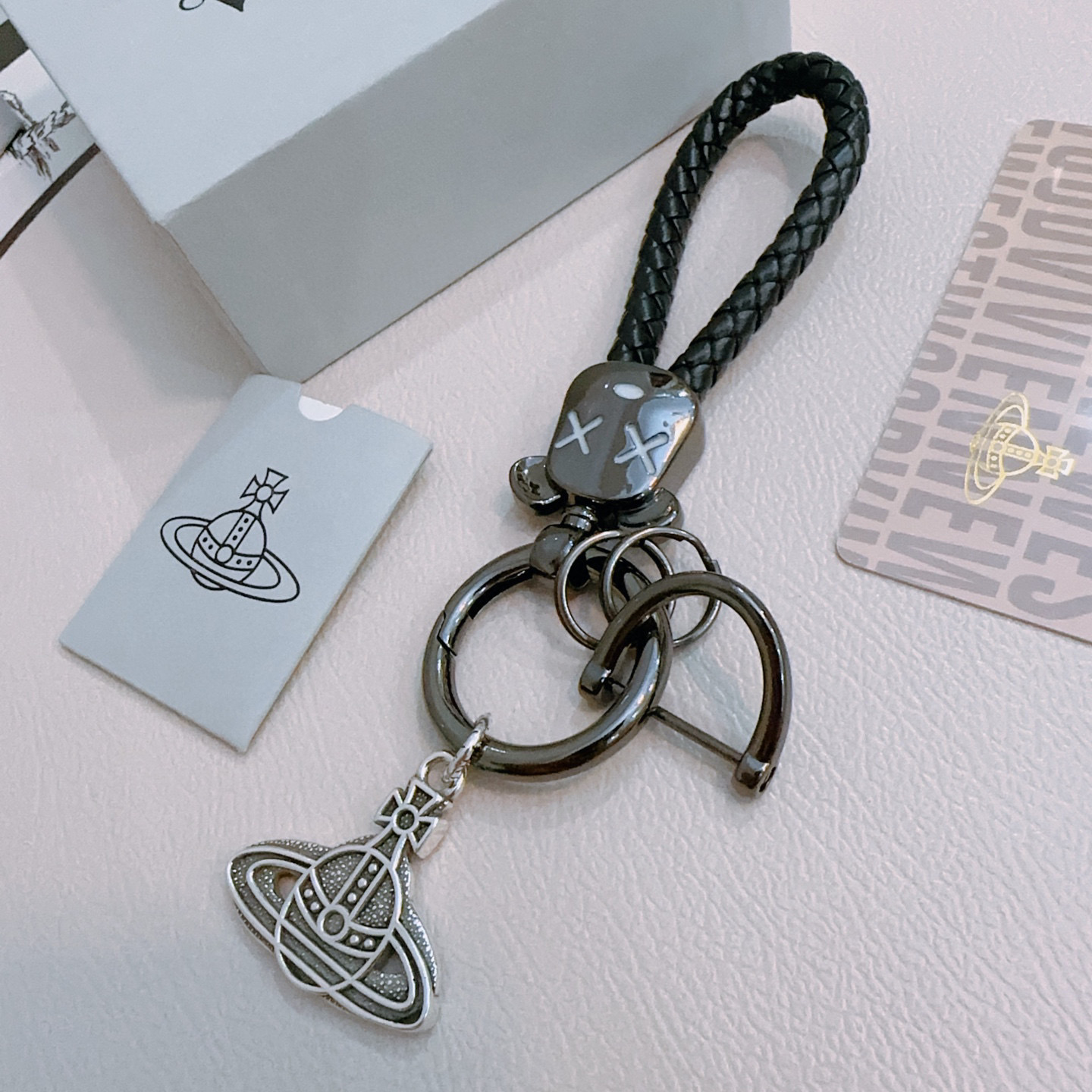    新品发布 西太后🪐钥匙扣 包包扣 最新款包包挂饰档次更高明星同款Anger Forest系列经典款
