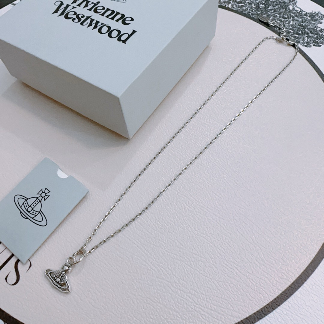      𝐕𝐢𝐯𝐢𝐞𝐧𝐧𝐞 𝐖𝐞𝐬𝐭𝐰𝐨𝐨𝐝🪐✨（45cm）
高品质经典大土星项链男女同款
项链vivi
