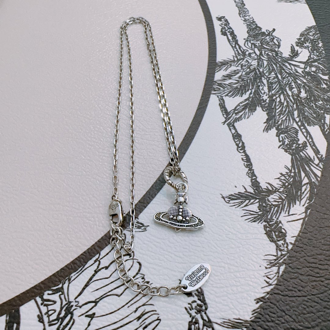      𝐕𝐢𝐯𝐢𝐞𝐧𝐧𝐞 𝐖𝐞𝐬𝐭𝐰𝐨𝐨𝐝🪐✨（45cm）
高品质经典大土星项链男女同款
项链vivi