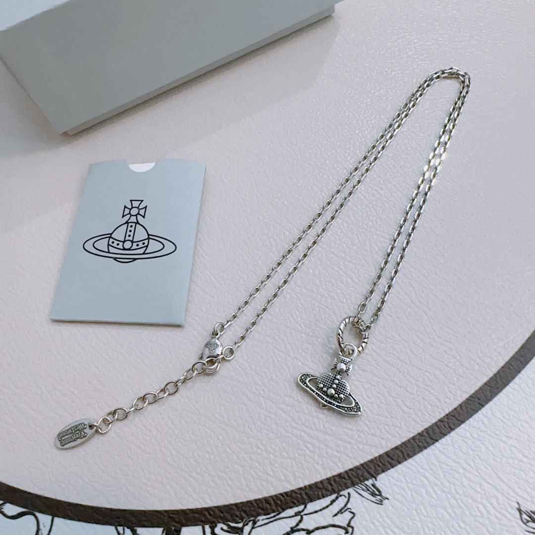      𝐕𝐢𝐯𝐢𝐞𝐧𝐧𝐞 𝐖𝐞𝐬𝐭𝐰𝐨𝐨𝐝🪐✨（45cm）
高品质经典大土星项链男女同款
项链vivi