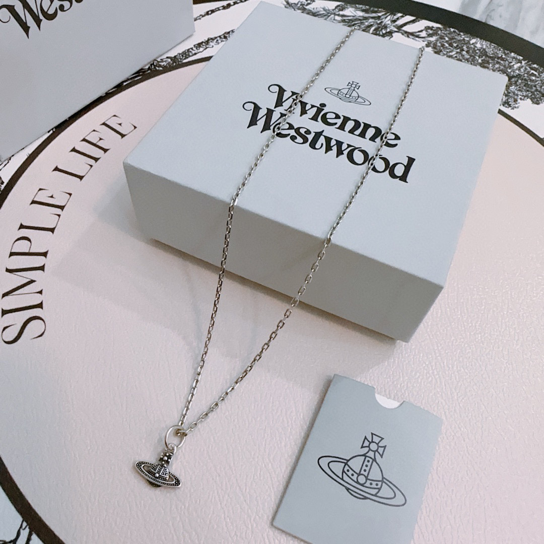      𝐕𝐢𝐯𝐢𝐞𝐧𝐧𝐞 𝐖𝐞𝐬𝐭𝐰𝐨𝐨𝐝🪐✨（45cm）
高品质经典大土星项链男女同款
项链vivi