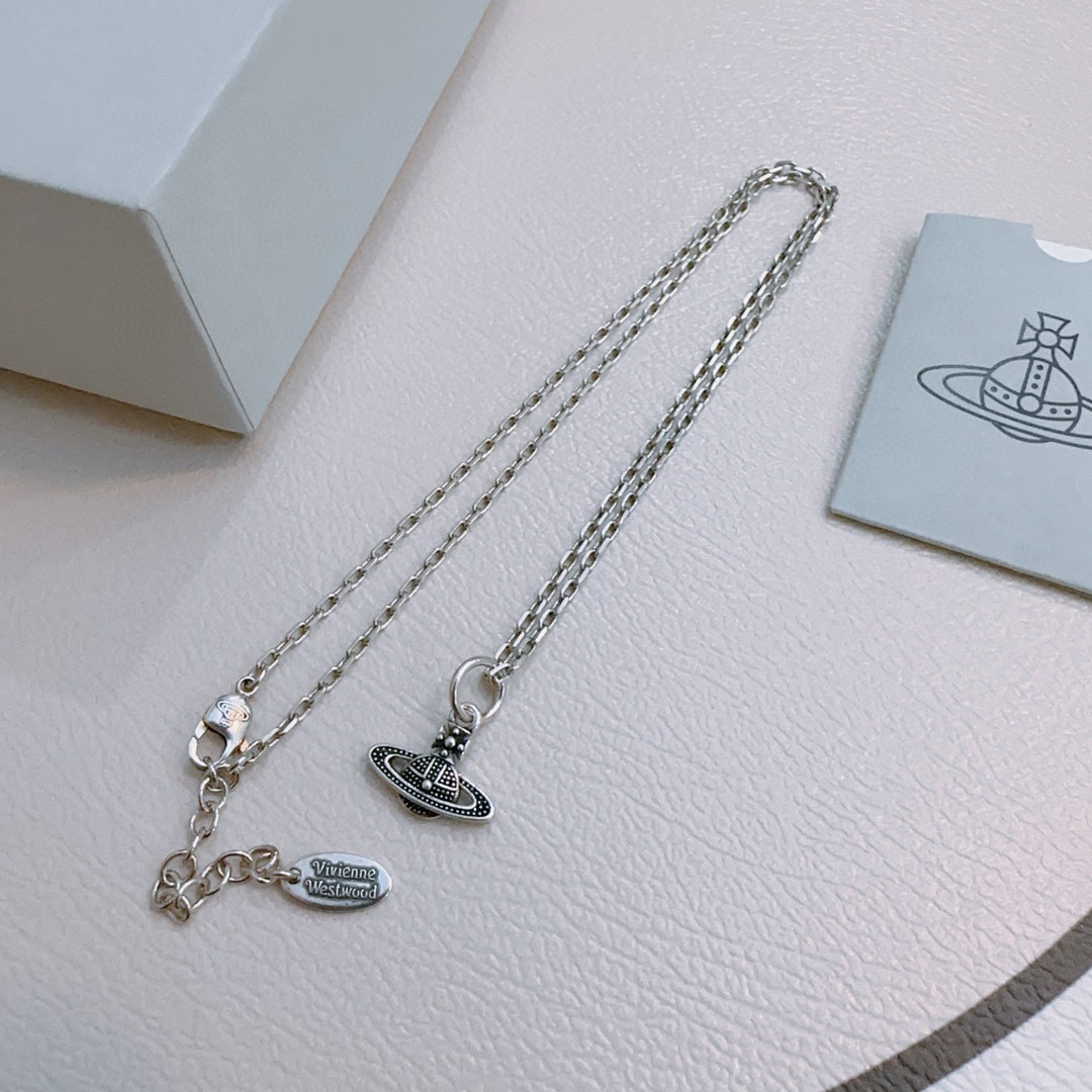      𝐕𝐢𝐯𝐢𝐞𝐧𝐧𝐞 𝐖𝐞𝐬𝐭𝐰𝐨𝐨𝐝🪐✨（45cm）
高品质经典大土星项链男女同款
项链vivi
