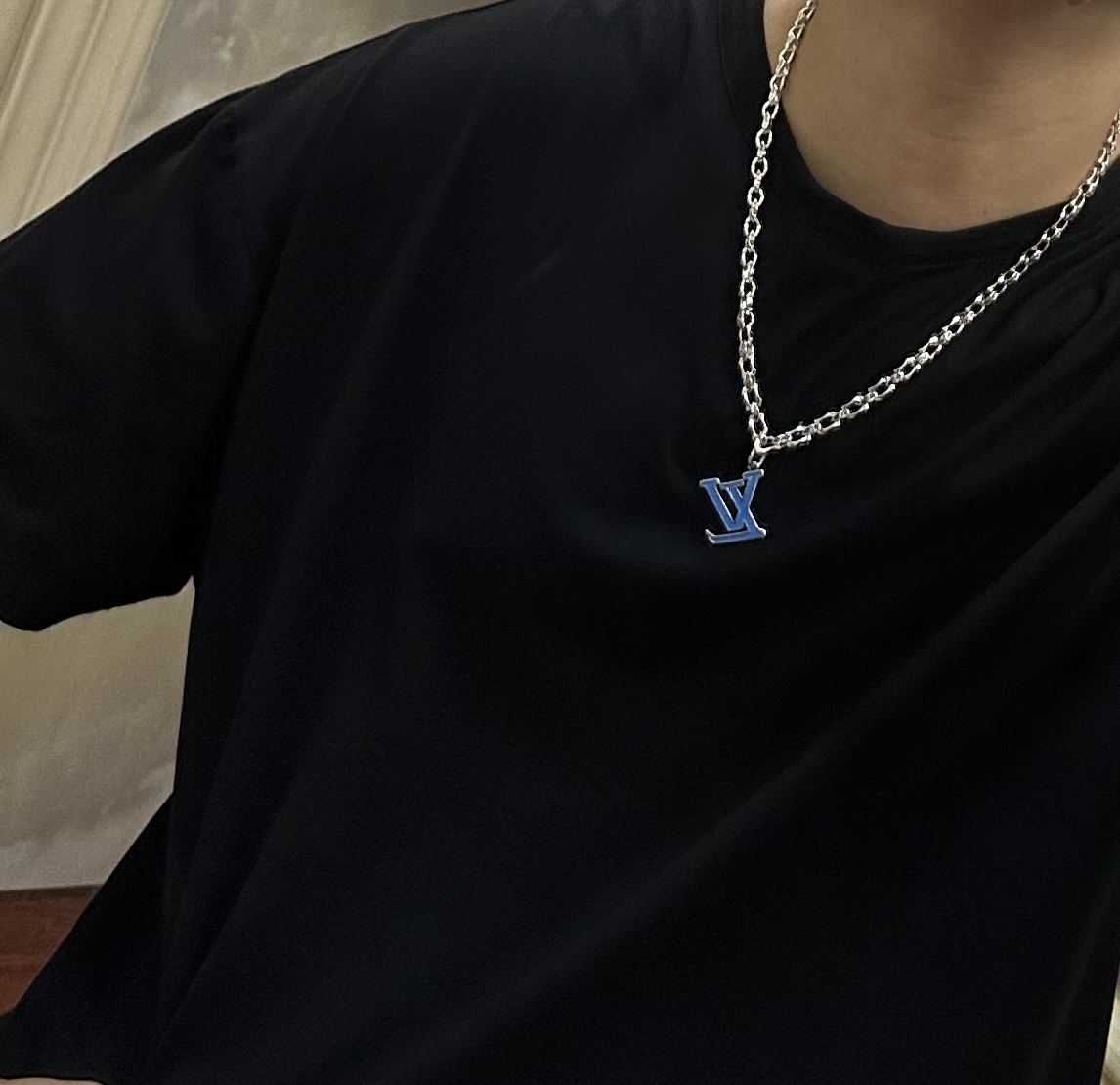     路易威登 LV项链🇷🇼原单货🇷🇼专柜新款开模复古潮流时尚必备 男女均可佩戴 情侣款同款 摇滚朋克