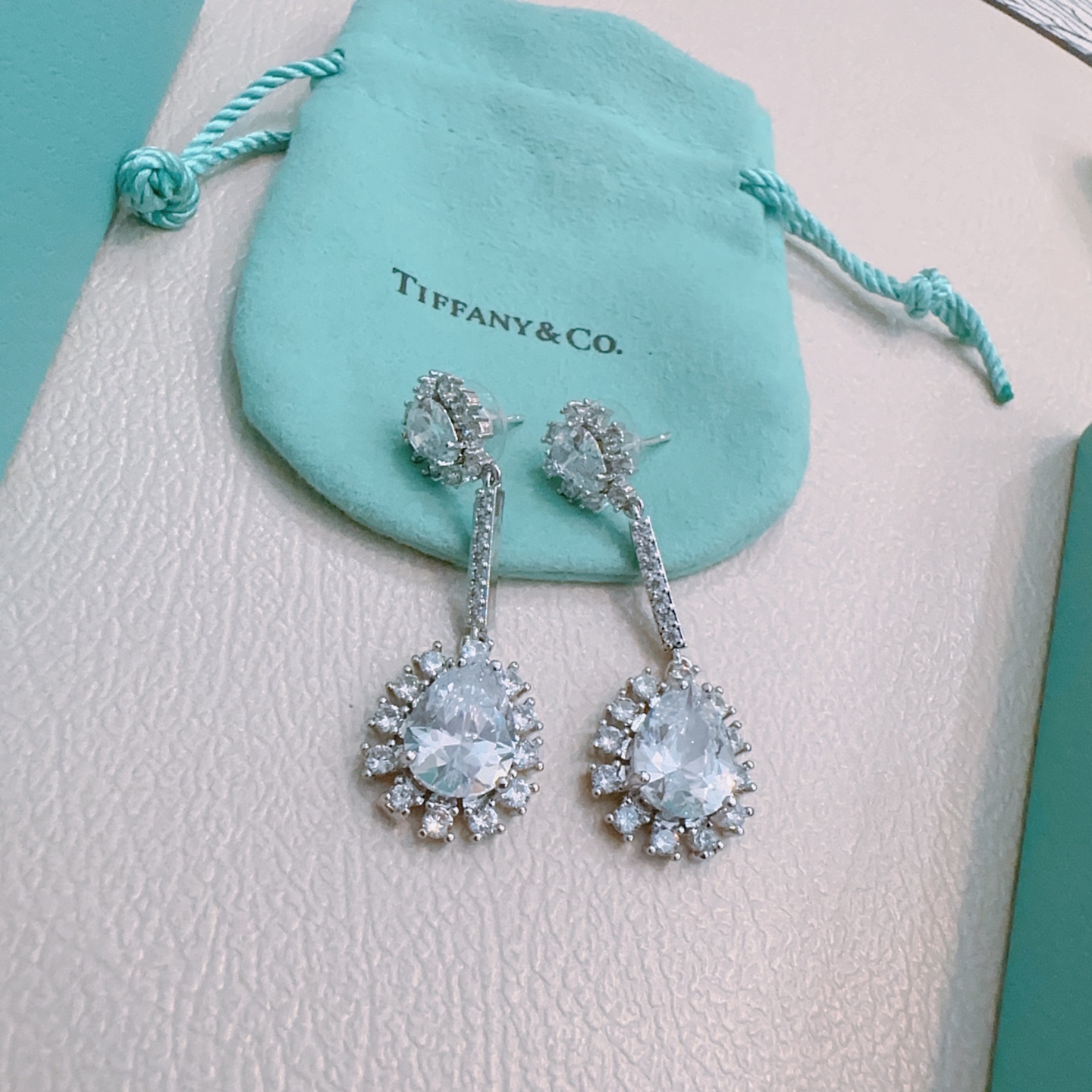  独家订制 ✨Tiff 蒂芙尼耳环纪念款  花絮 马眼 耳钉💘采用高碳钻 💎 顶级亚金材质镶嵌 铂金镶钻