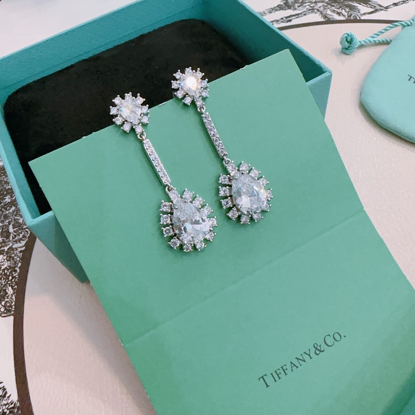  独家订制 ✨Tiff 蒂芙尼耳环纪念款  花絮 马眼 耳钉💘采用高碳钻 💎 顶级亚金材质镶嵌 铂金镶钻