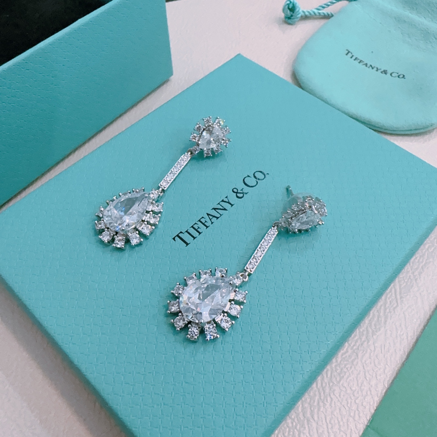  独家订制 ✨Tiff 蒂芙尼耳环纪念款  花絮 马眼 耳钉💘采用高碳钻 💎 顶级亚金材质镶嵌 铂金镶钻
