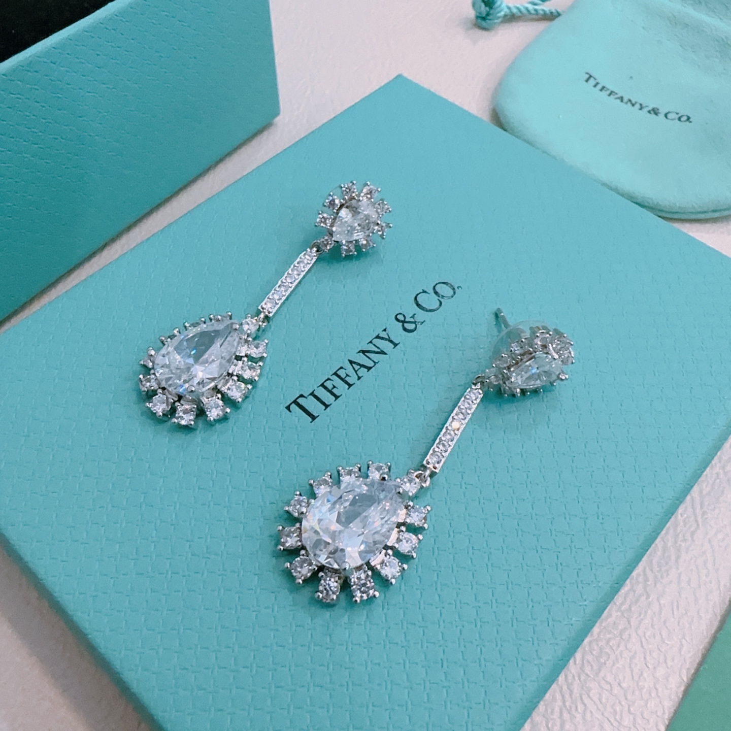  独家订制 ✨Tiff 蒂芙尼耳环纪念款  花絮 马眼 耳钉💘采用高碳钻 💎 顶级亚金材质镶嵌 铂金镶钻