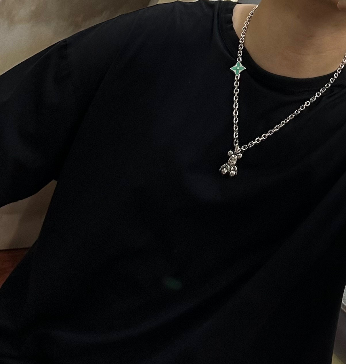     LV路易威登项链🇷🇼原单货🇷🇼专柜新款开模复古潮流时尚必备 男女均可佩戴 情侣款同款 摇滚朋克泰