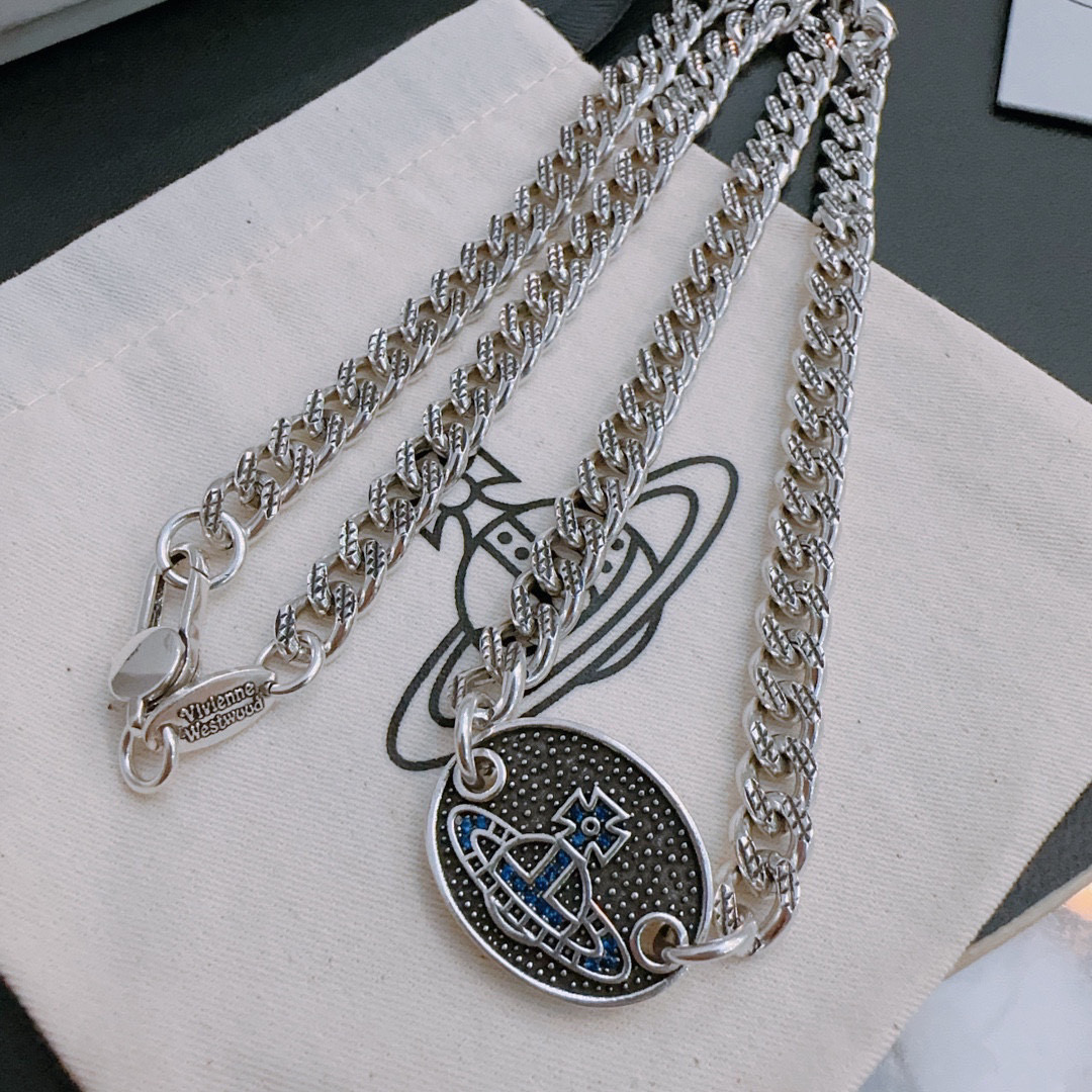      𝐕𝐢𝐯𝐢𝐞𝐧𝐧𝐞 𝐖𝐞𝐬𝐭𝐰𝐨𝐨𝐝🪐✨
高品质经典大土星项链男女同款（55cm）
项链vivi