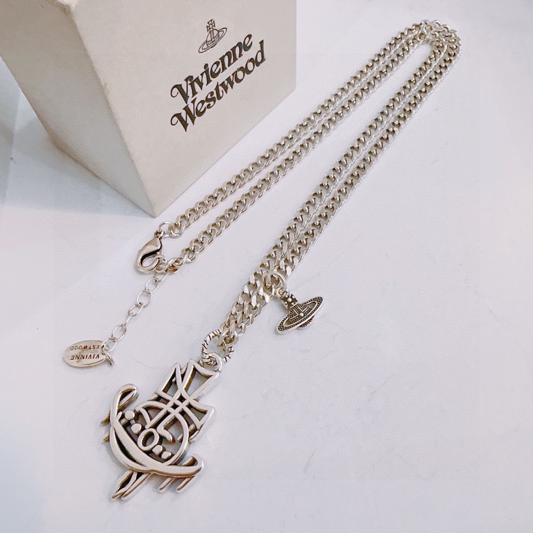      𝐕𝐢𝐯𝐢𝐞𝐧𝐧𝐞 𝐖𝐞𝐬𝐭𝐰𝐨𝐨𝐝🪐✨
高品质经典大土星项链男女同款
项链vivienne w