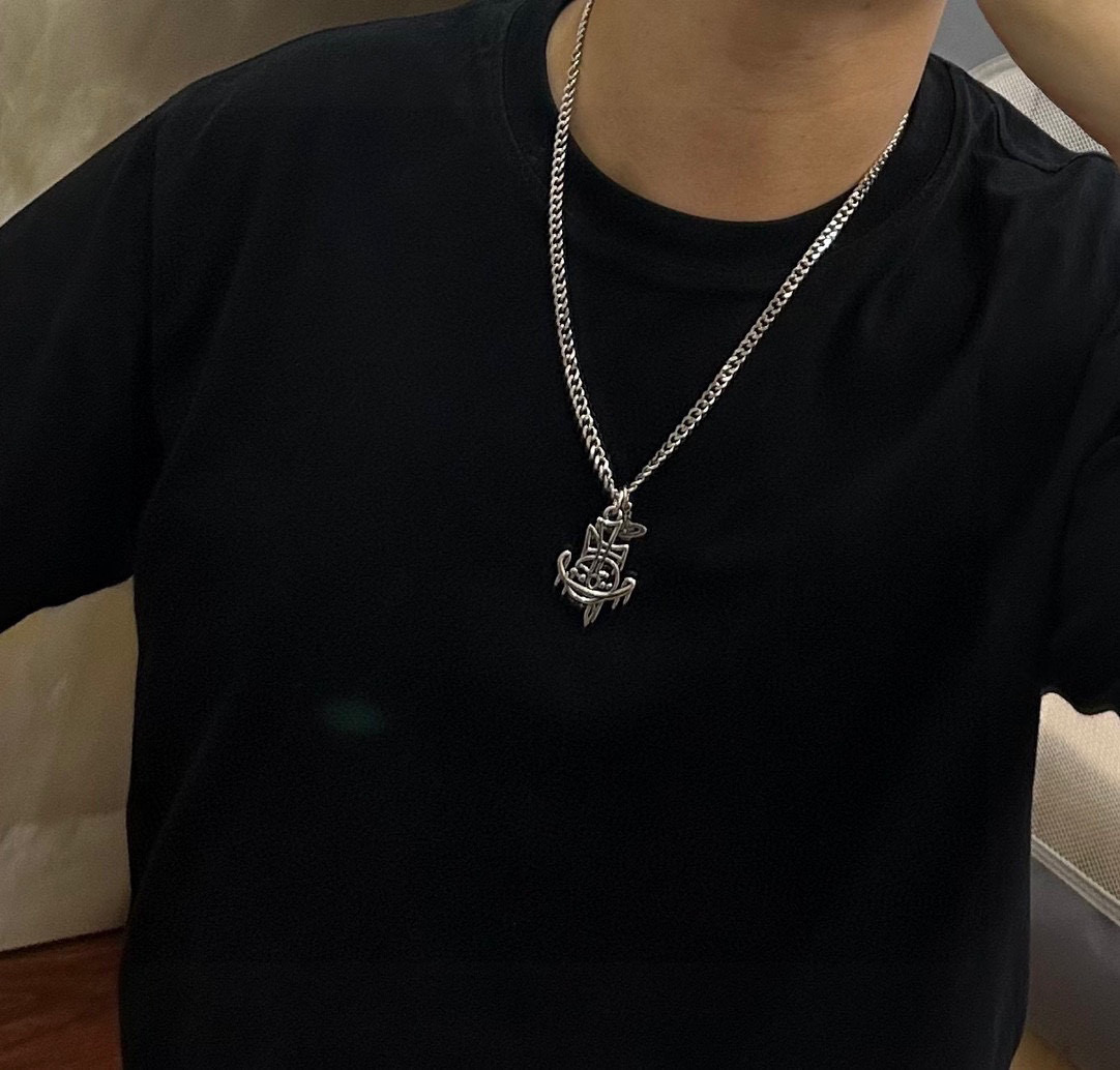     𝐕𝐢𝐯𝐢𝐞𝐧𝐧𝐞 𝐖𝐞𝐬𝐭𝐰𝐨𝐨𝐝🪐✨
高品质经典大土星项链男女同款
项链vivienne w