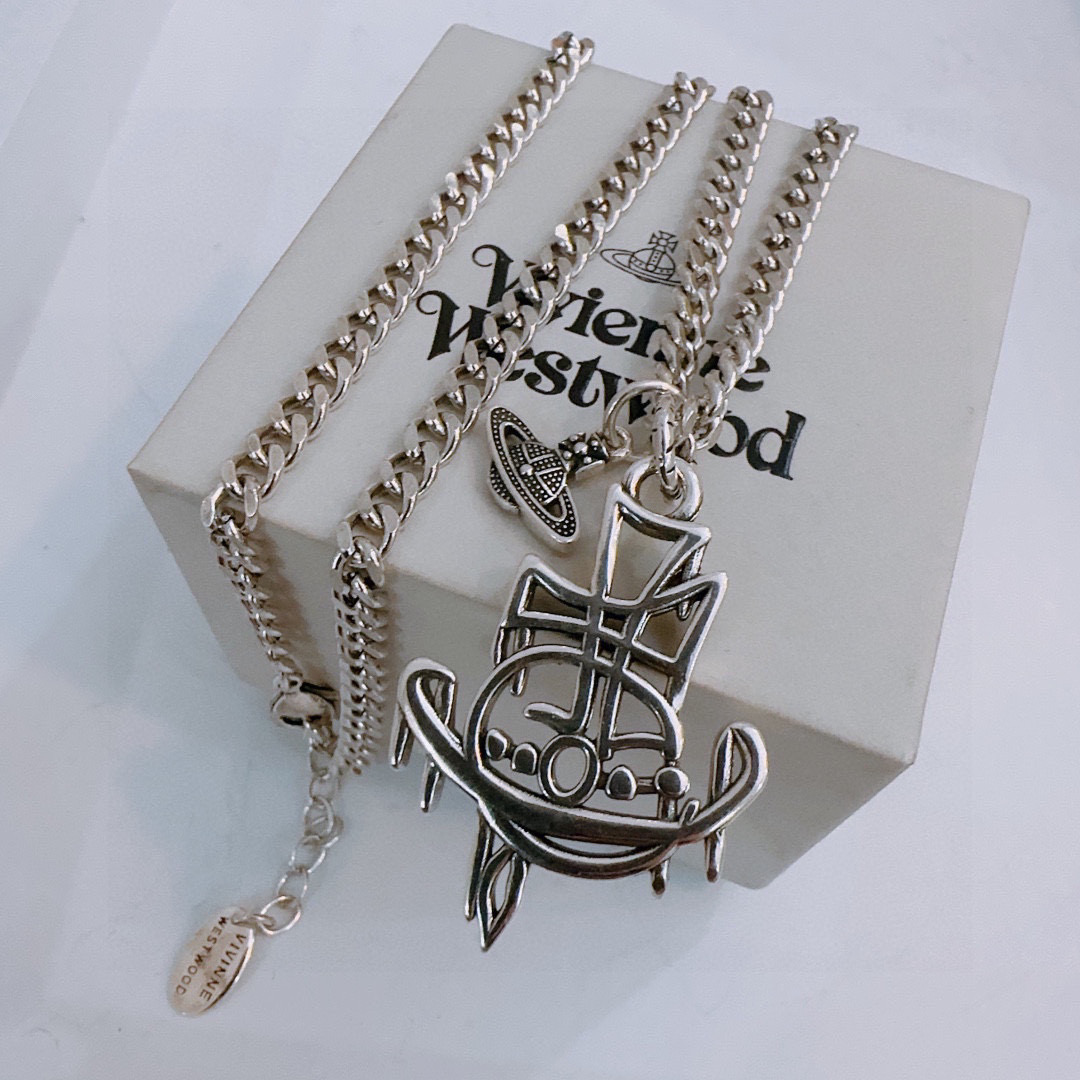      𝐕𝐢𝐯𝐢𝐞𝐧𝐧𝐞 𝐖𝐞𝐬𝐭𝐰𝐨𝐨𝐝🪐✨
高品质经典大土星项链男女同款
项链vivienne w