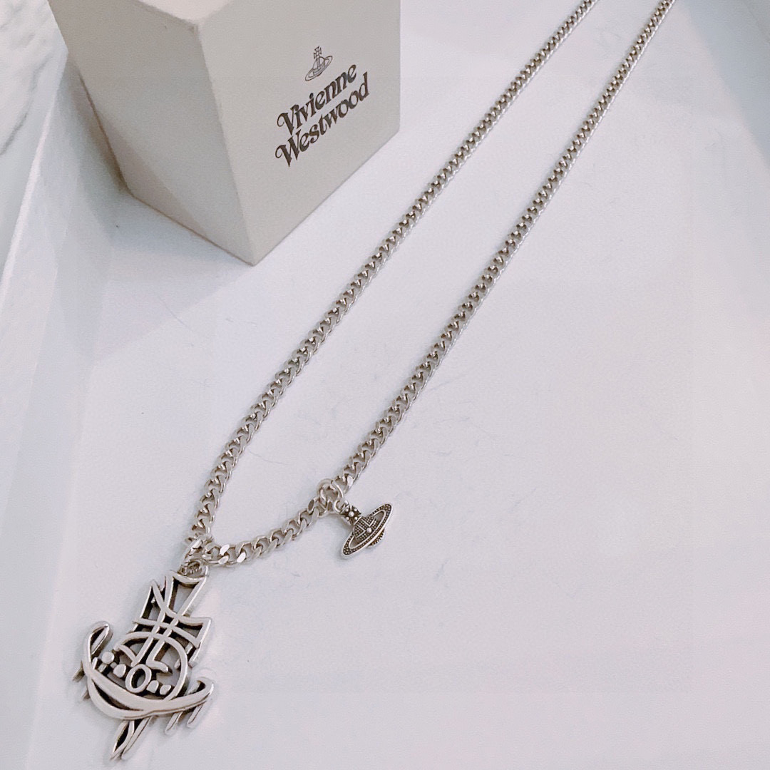      𝐕𝐢𝐯𝐢𝐞𝐧𝐧𝐞 𝐖𝐞𝐬𝐭𝐰𝐨𝐨𝐝🪐✨
高品质经典大土星项链男女同款
项链vivienne w