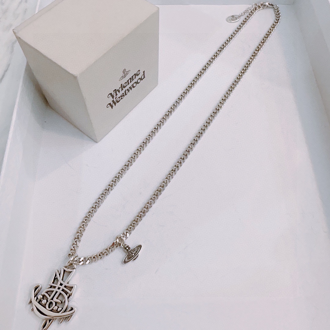      𝐕𝐢𝐯𝐢𝐞𝐧𝐧𝐞 𝐖𝐞𝐬𝐭𝐰𝐨𝐨𝐝🪐✨
高品质经典大土星项链男女同款
项链vivienne w