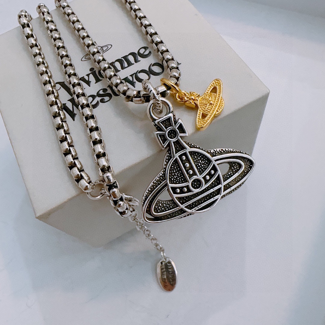      𝐕𝐢𝐯𝐢𝐞𝐧𝐧𝐞 𝐖𝐞𝐬𝐭𝐰𝐨𝐨𝐝🪐✨
高品质经典大土星项链男女同款
项链vivienne w