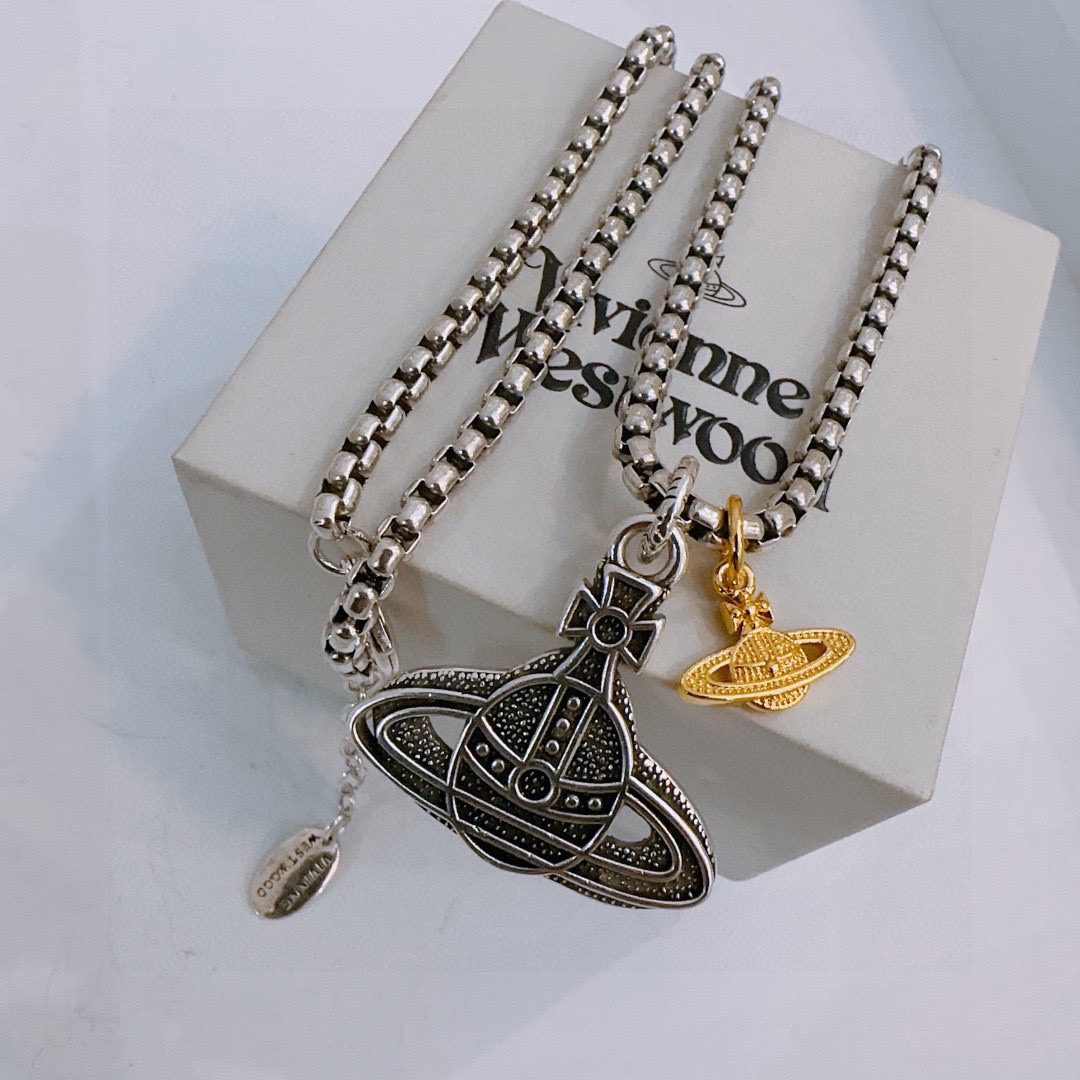      𝐕𝐢𝐯𝐢𝐞𝐧𝐧𝐞 𝐖𝐞𝐬𝐭𝐰𝐨𝐨𝐝🪐✨
高品质经典大土星项链男女同款
项链vivienne w