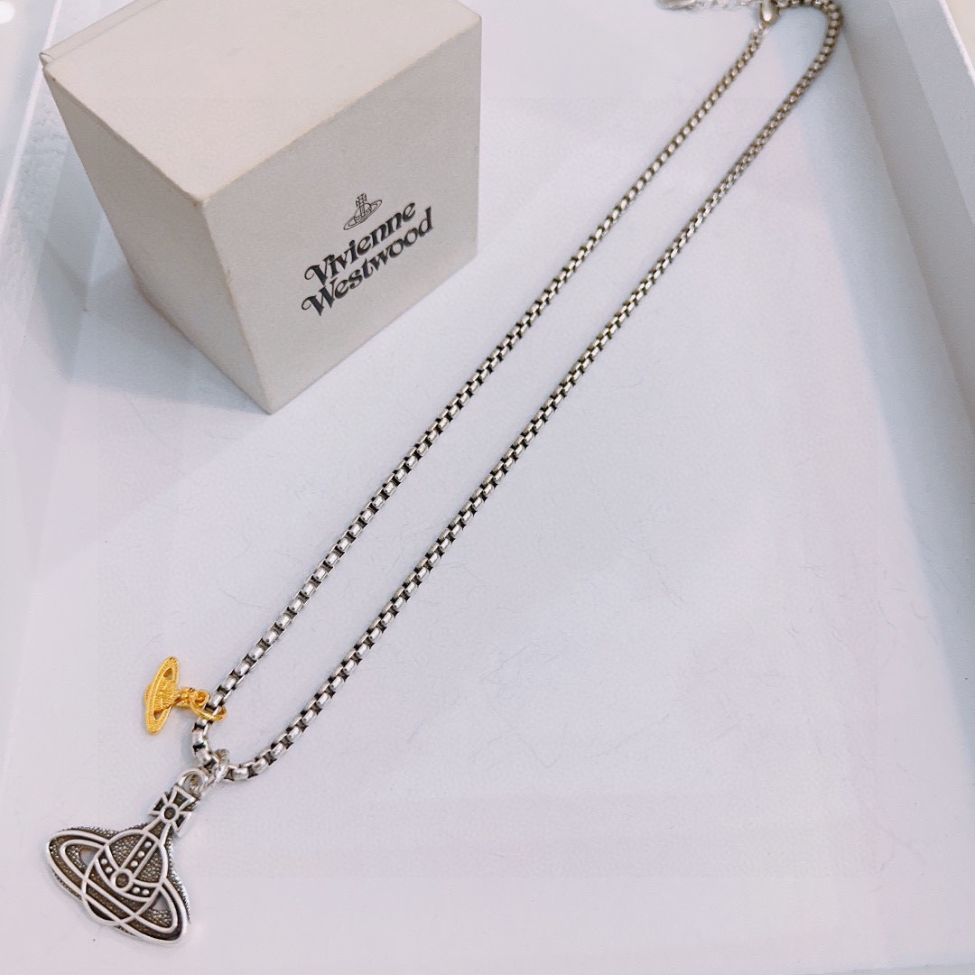      𝐕𝐢𝐯𝐢𝐞𝐧𝐧𝐞 𝐖𝐞𝐬𝐭𝐰𝐨𝐨𝐝🪐✨
高品质经典大土星项链男女同款
项链vivienne w