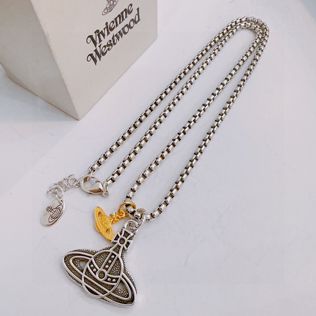      𝐕𝐢𝐯𝐢𝐞𝐧𝐧𝐞 𝐖𝐞𝐬𝐭𝐰𝐨𝐨𝐝🪐✨
高品质经典大土星项链男女同款
项链vivienne w