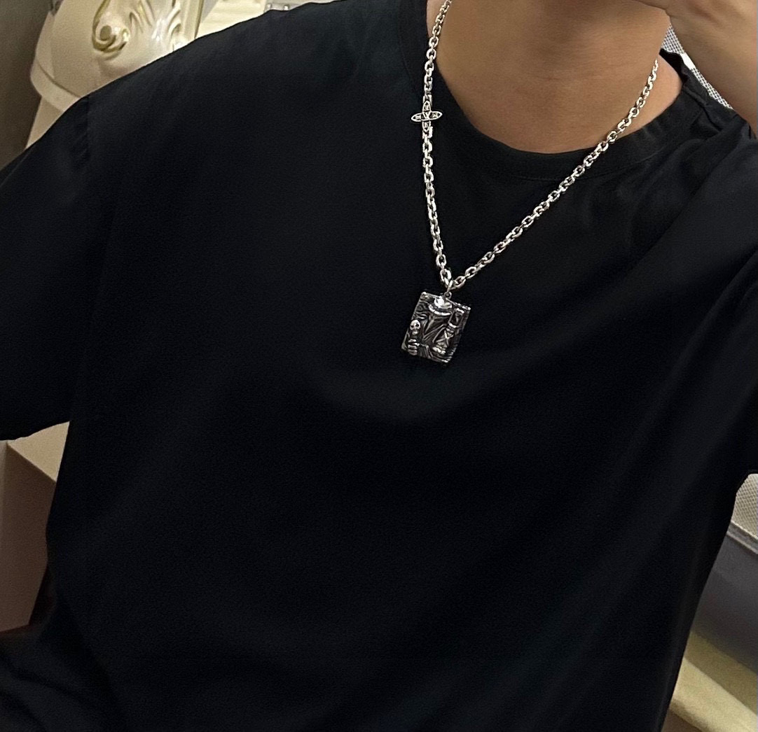     路易威登 LV项链🇷🇼原单货🇷🇼专柜新款开模复古潮流时尚必备 男女均可佩戴 情侣款同款 摇滚朋克