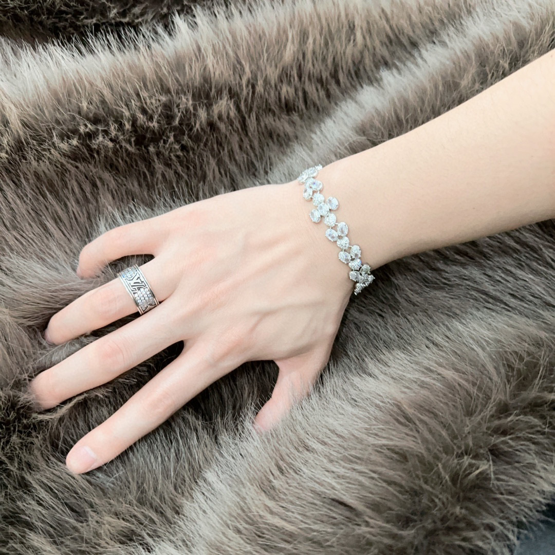  独家订制 ✨Tiff 蒂芙尼手链纪念款  花絮 马眼 手链 💘采用高碳钻 💎 顶级亚金材质镶嵌 铂金镶
