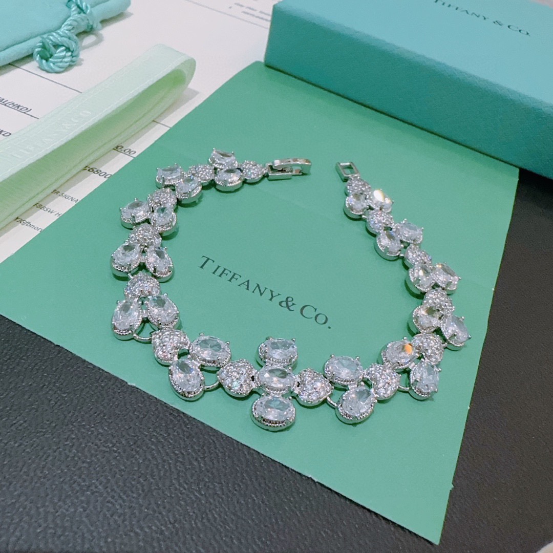  独家订制 ✨Tiff 蒂芙尼手链纪念款  花絮 马眼 手链 💘采用高碳钻 💎 顶级亚金材质镶嵌 铂金镶