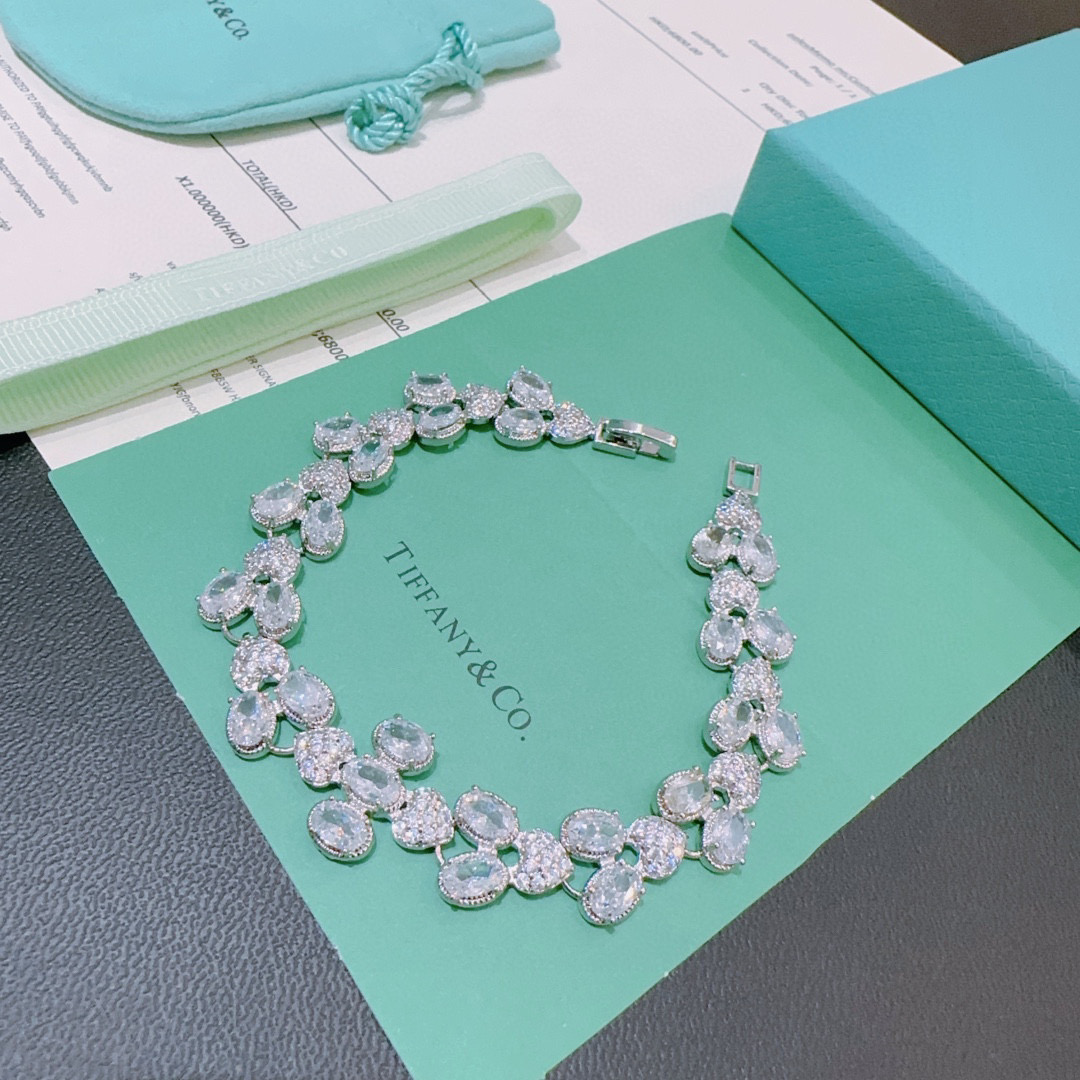  独家订制 ✨Tiff 蒂芙尼手链纪念款  花絮 马眼 手链 💘采用高碳钻 💎 顶级亚金材质镶嵌 铂金镶