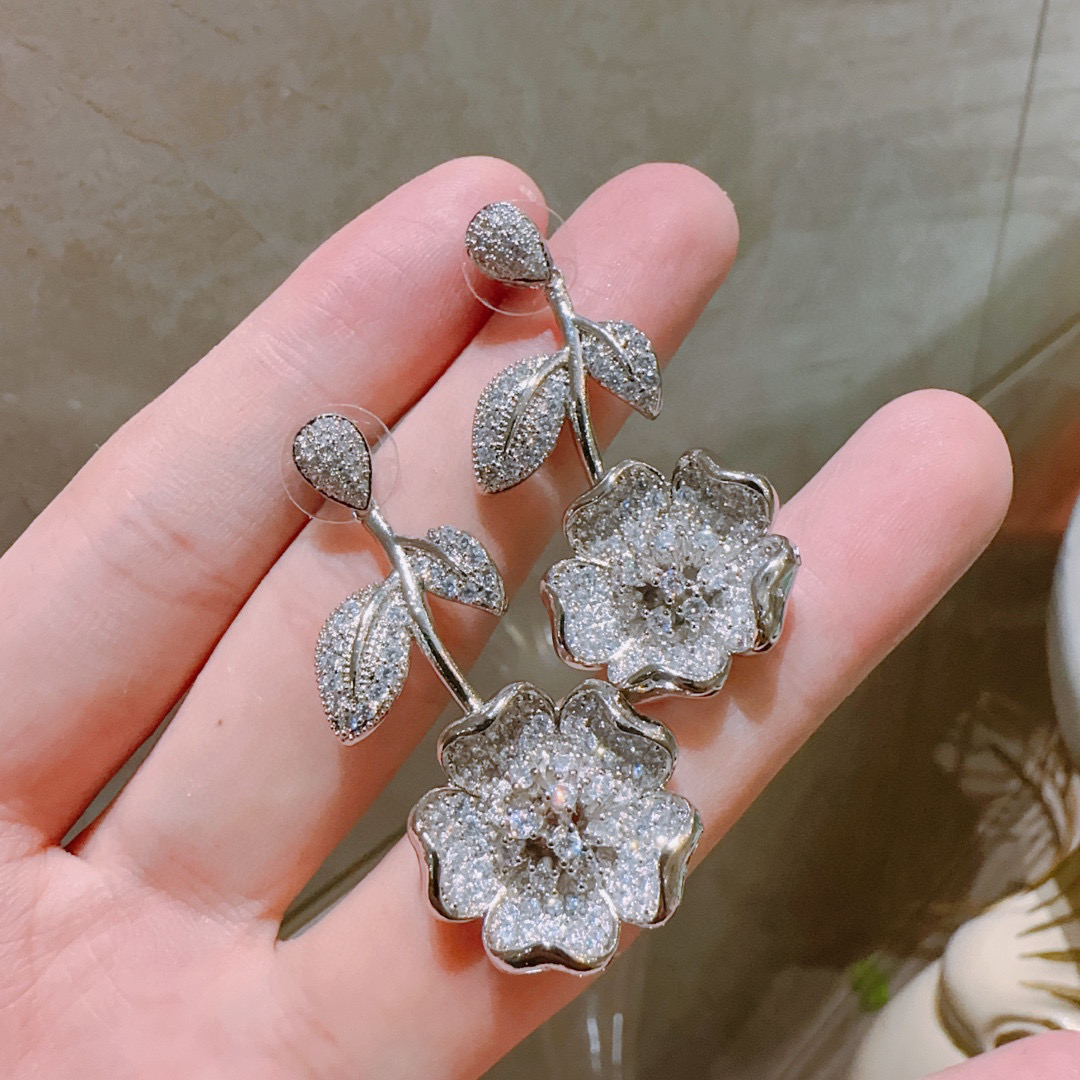  独家订制 ✨Tiff 蒂芙尼耳环纪念款  花絮 马眼 耳钉💘采用高碳钻 💎 顶级亚金材质镶嵌 铂金镶钻