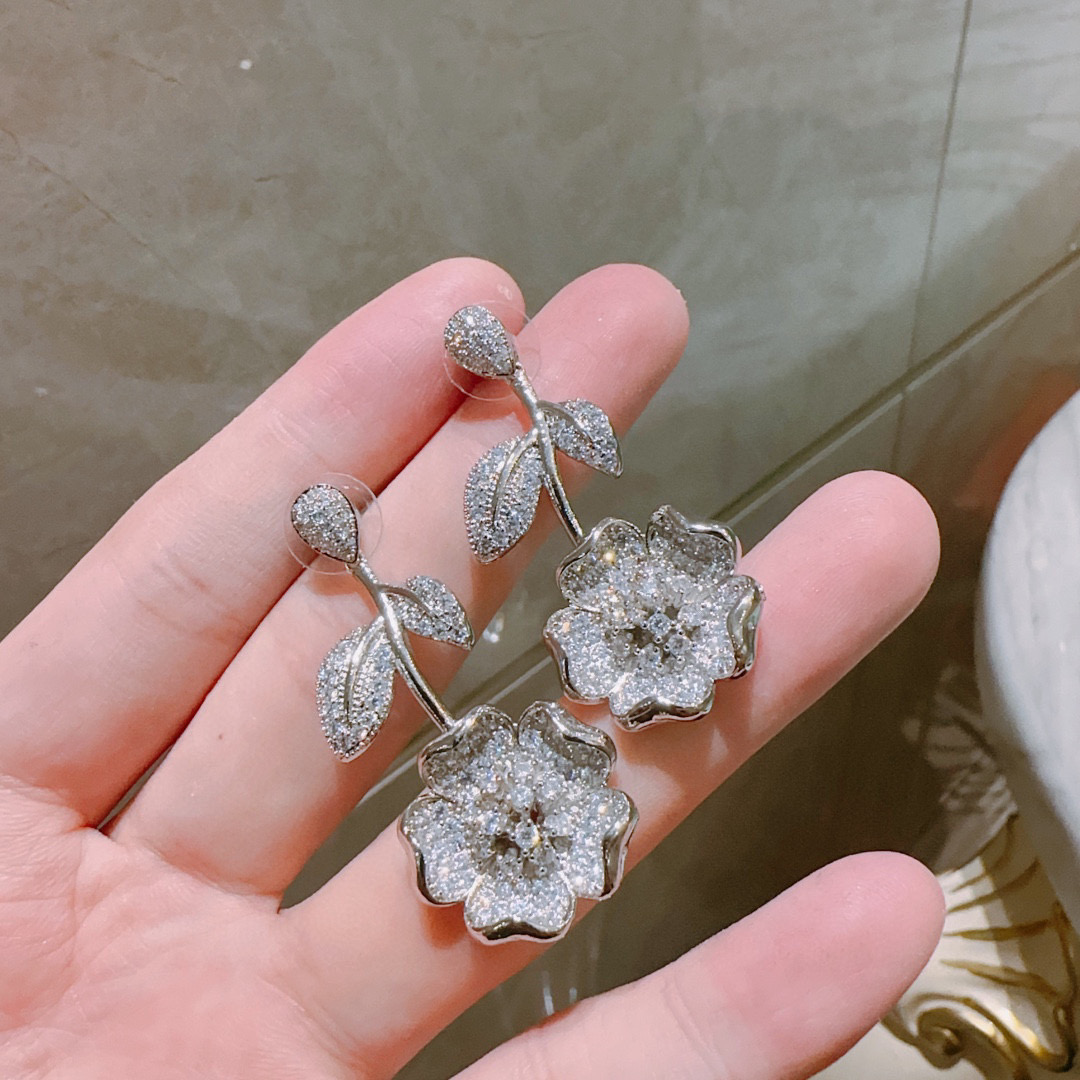  独家订制 ✨Tiff 蒂芙尼耳环纪念款  花絮 马眼 耳钉💘采用高碳钻 💎 顶级亚金材质镶嵌 铂金镶钻