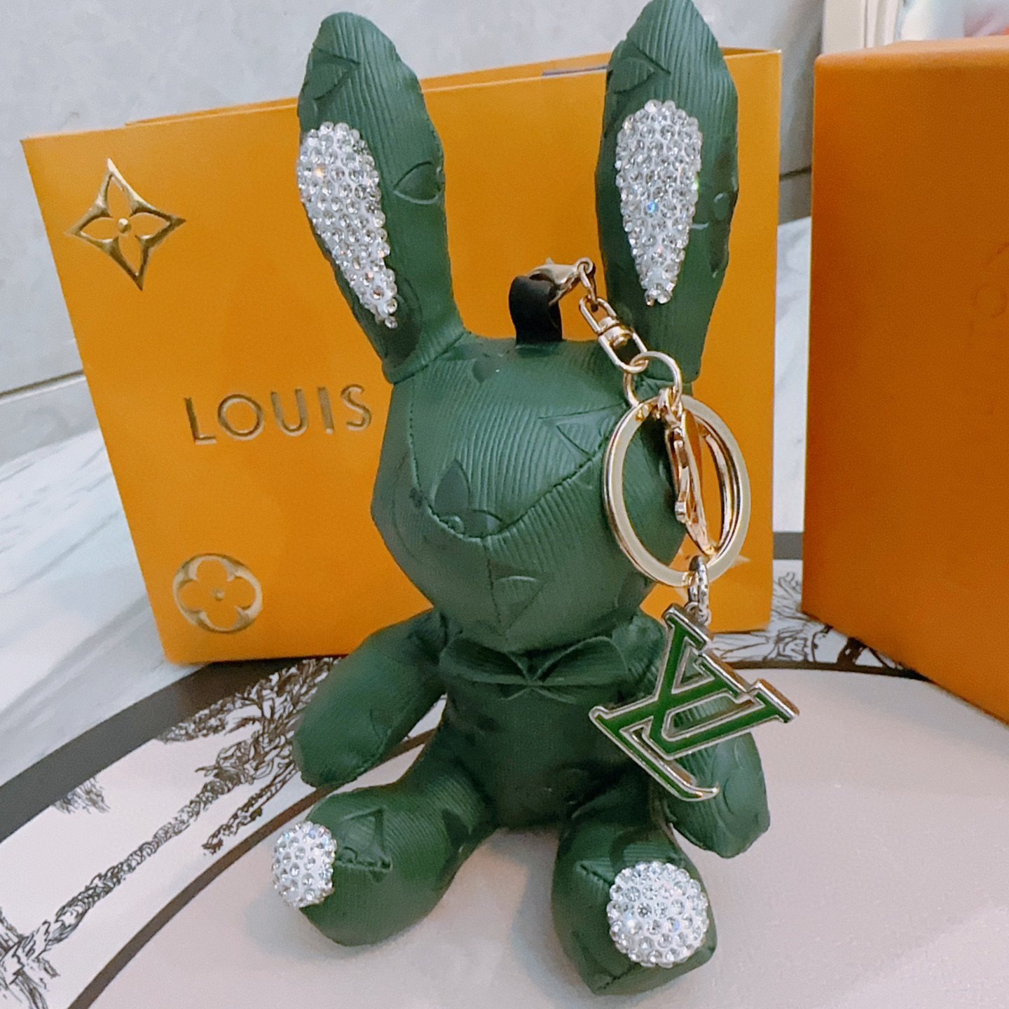    新品发布LV钥匙扣 lv包包扣 最新款包包挂饰档次更高明星同款Anger Forest系列经典款联