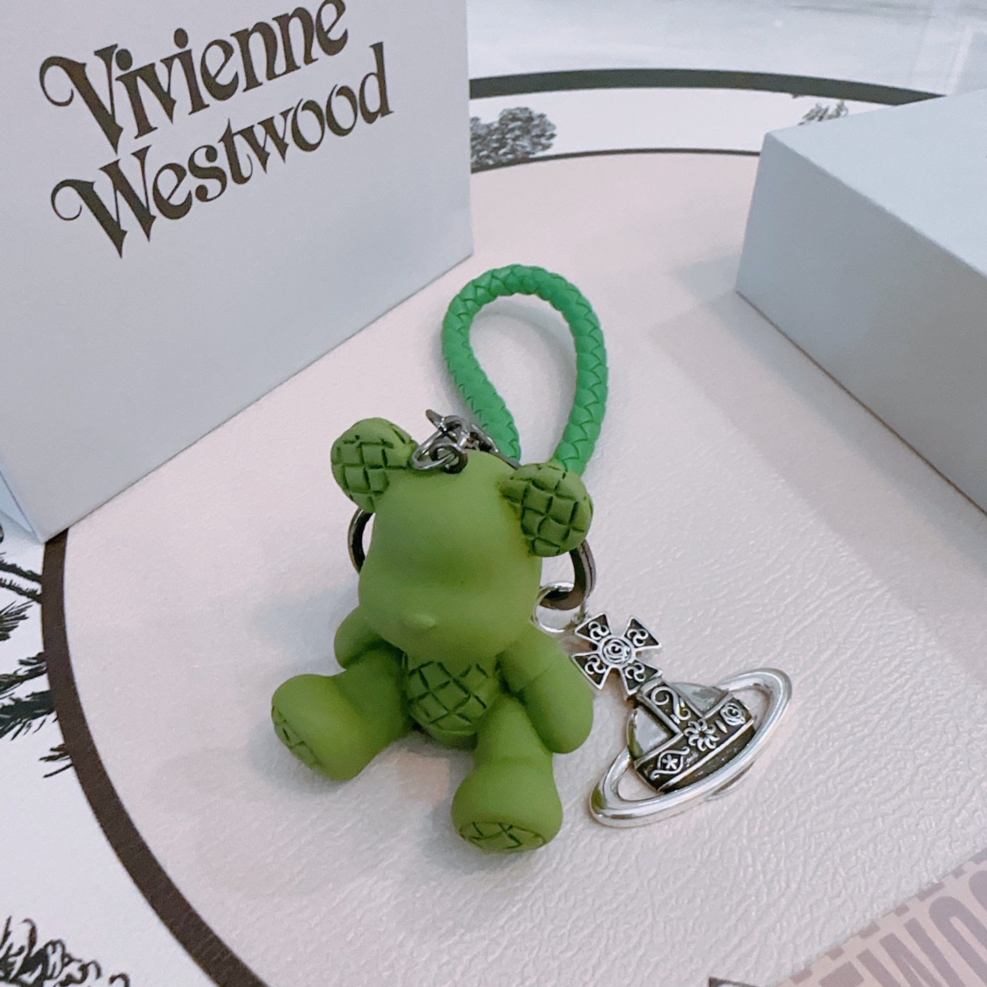    新品发布 西太后🪐钥匙扣 包包扣 最新款包包挂饰档次更高明星同款Anger Forest系列经典款