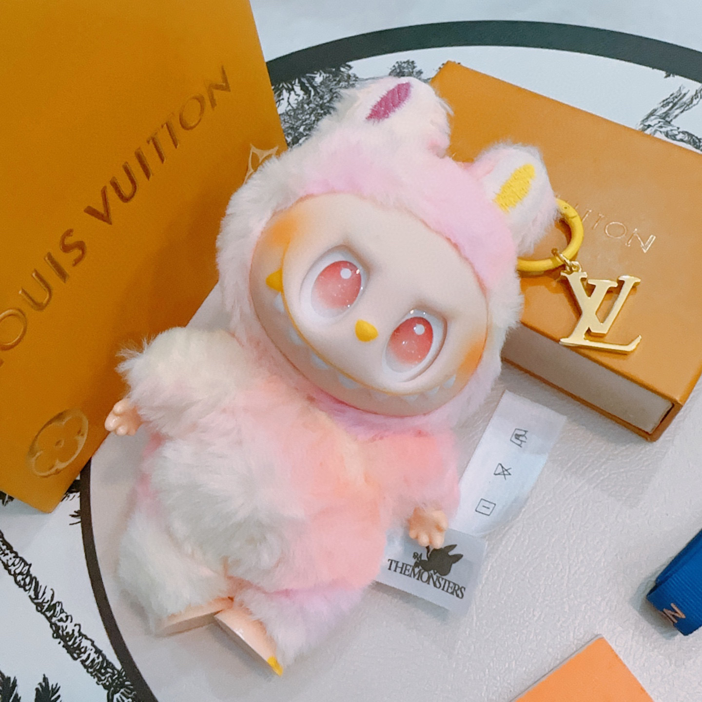    新品拉布布LV联名钥匙扣 lv包包扣 最新款包包挂饰档次更高明星同款Anger Forest系列经