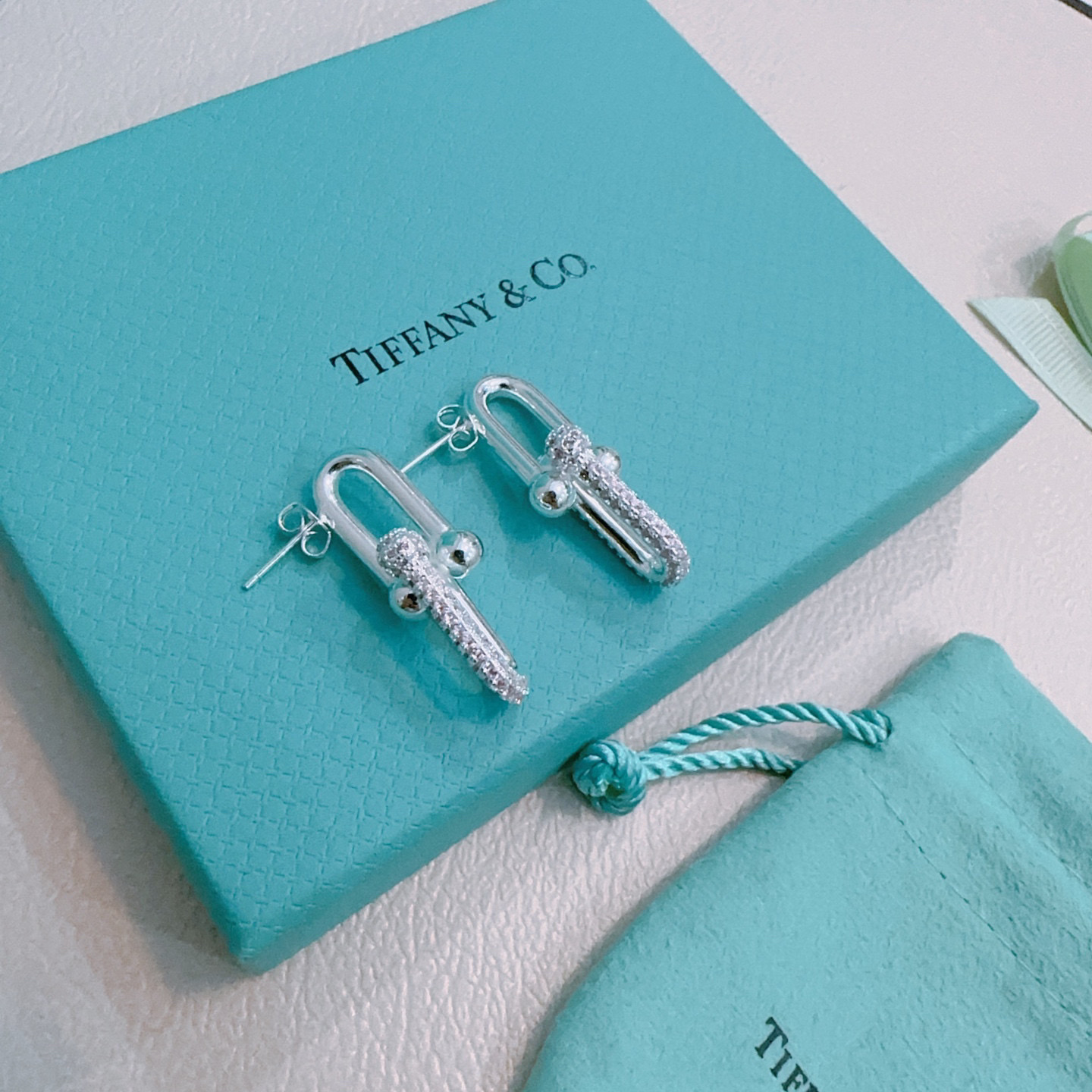  独家订制 ✨Tiff 蒂芙尼耳环纪念款 耳钉💘采用高碳钻 💎 顶级银材质法郎设计 ‼️绝对精工细造  