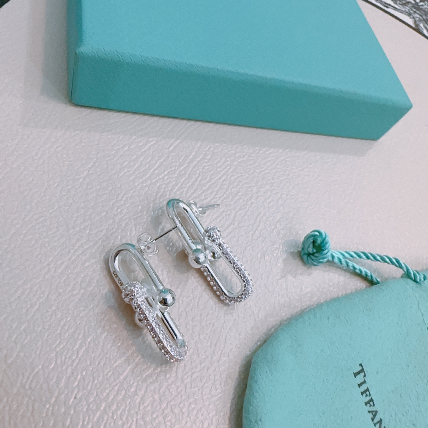  独家订制 ✨Tiff 蒂芙尼耳环纪念款 耳钉💘采用高碳钻 💎 顶级银材质法郎设计 ‼️绝对精工细造  