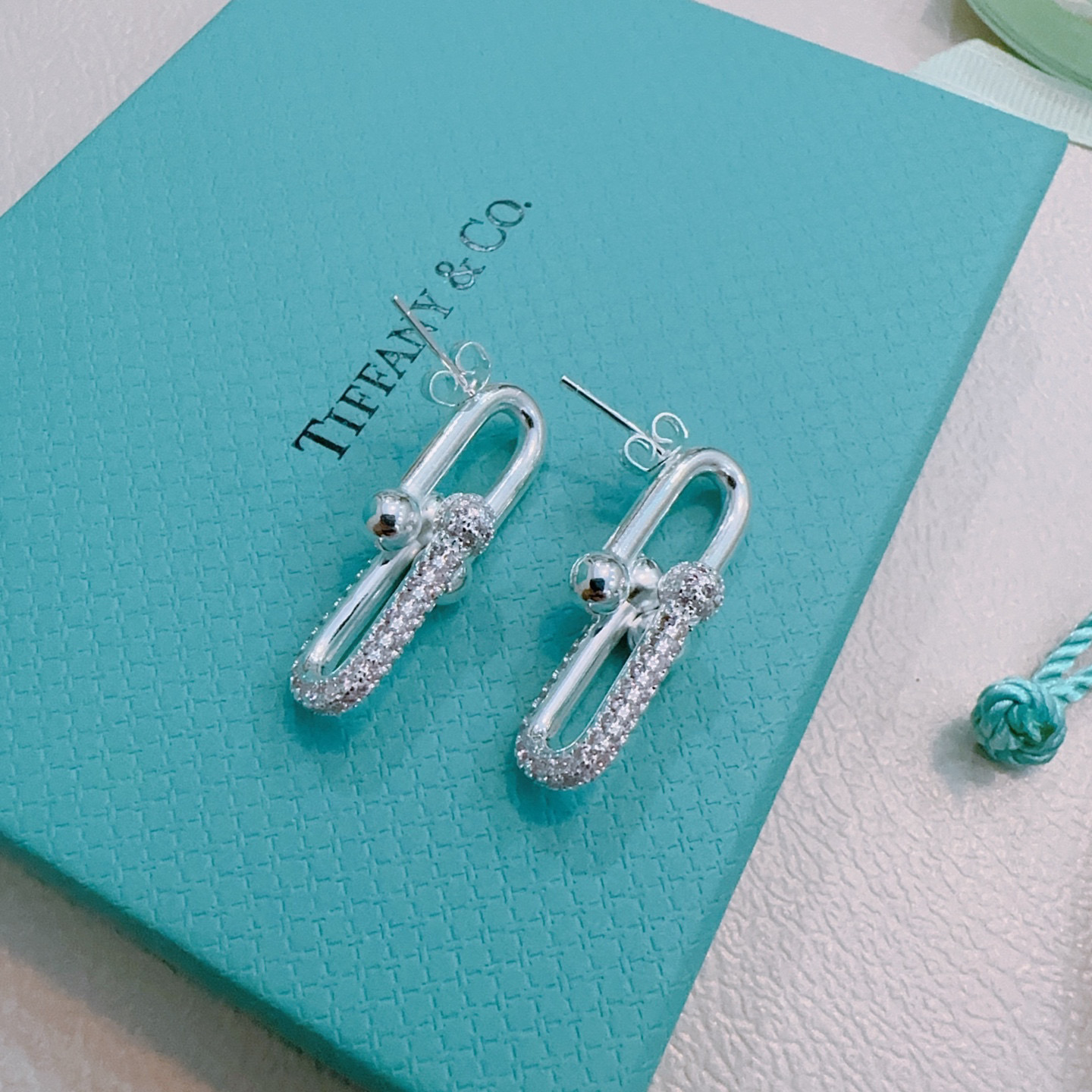  独家订制 ✨Tiff 蒂芙尼耳环纪念款 耳钉💘采用高碳钻 💎 顶级银材质法郎设计 ‼️绝对精工细造  