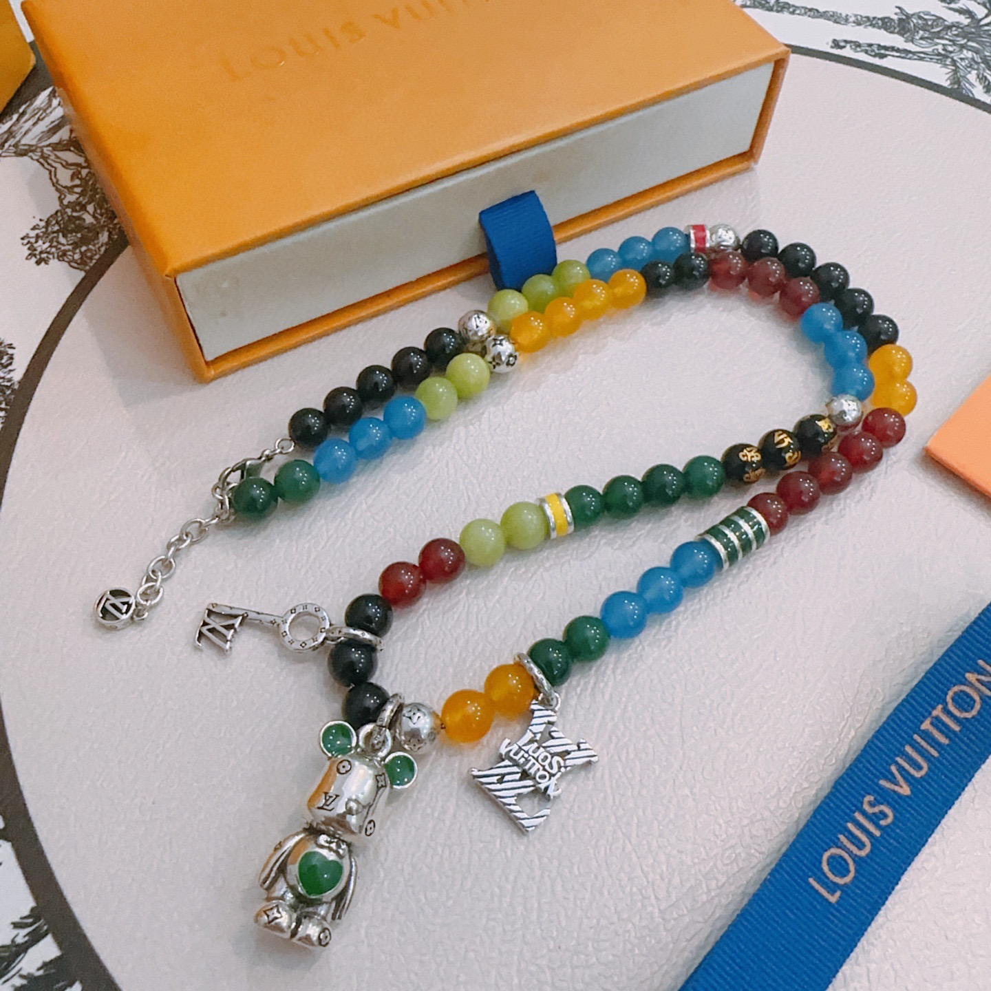     路易威登 LV项链🇷🇼原单货🇷🇼专柜新款开模复古潮流时尚必备 男女均可佩戴 情侣款同款 摇滚朋克